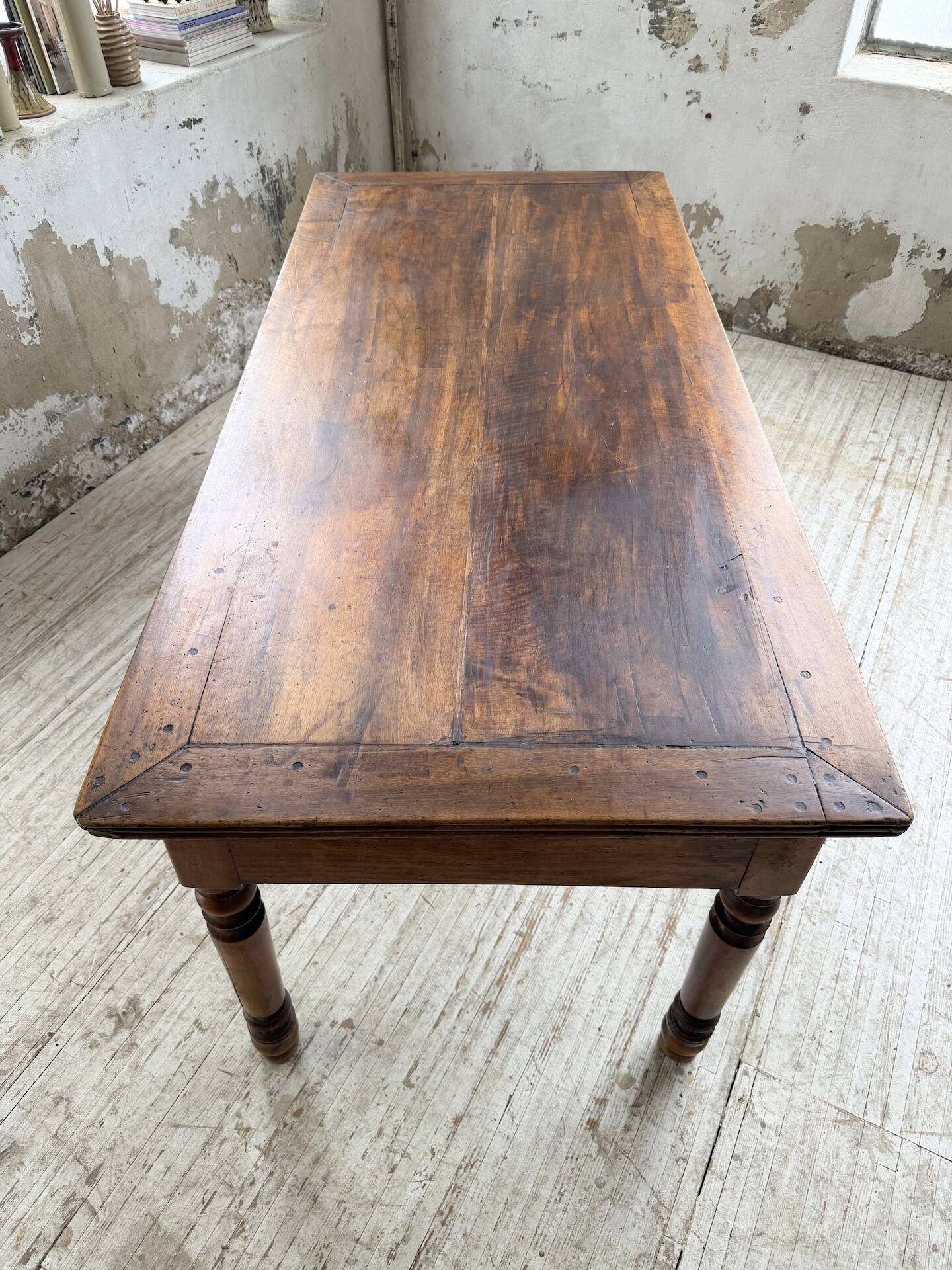 Table de ferme ou table de drapier noyer massif 1900