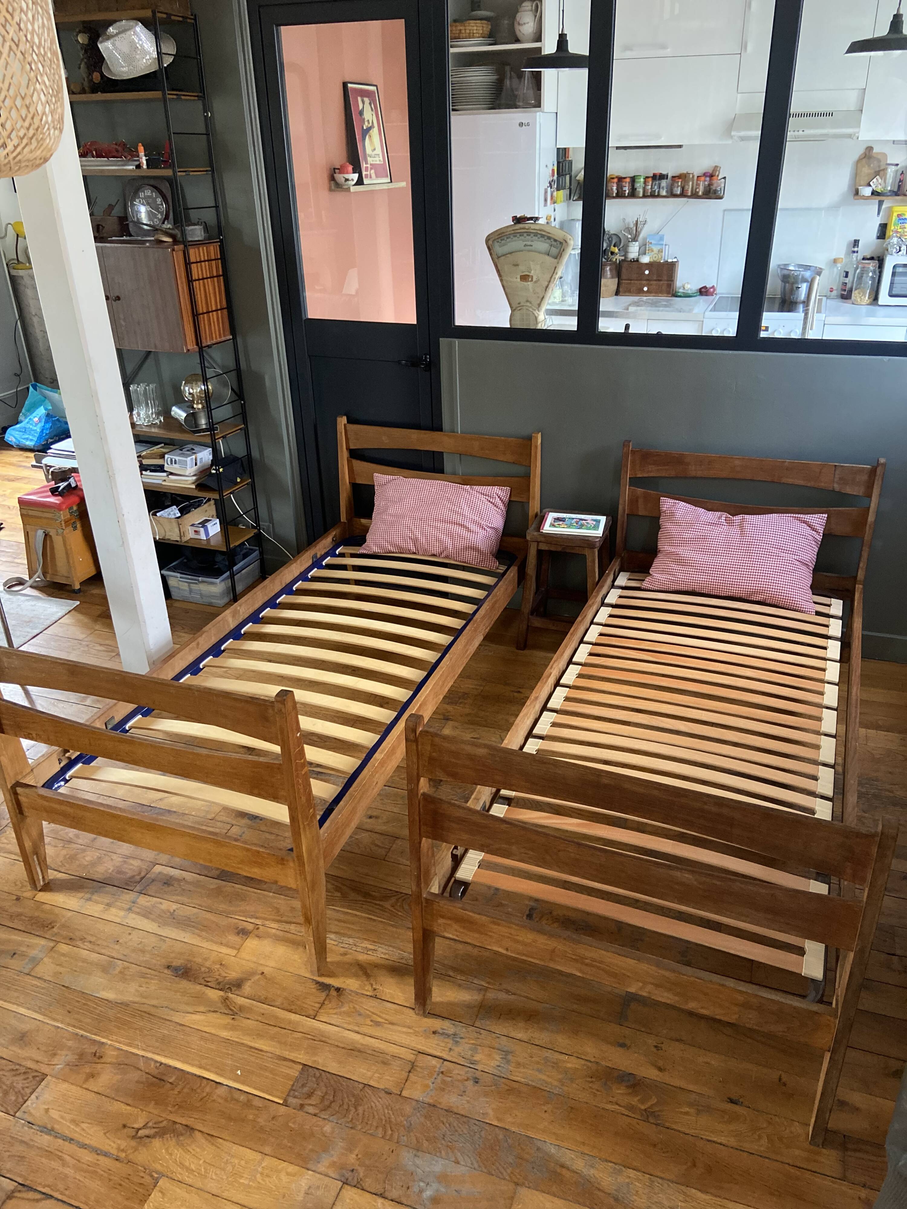 Pair of twin beds 1950