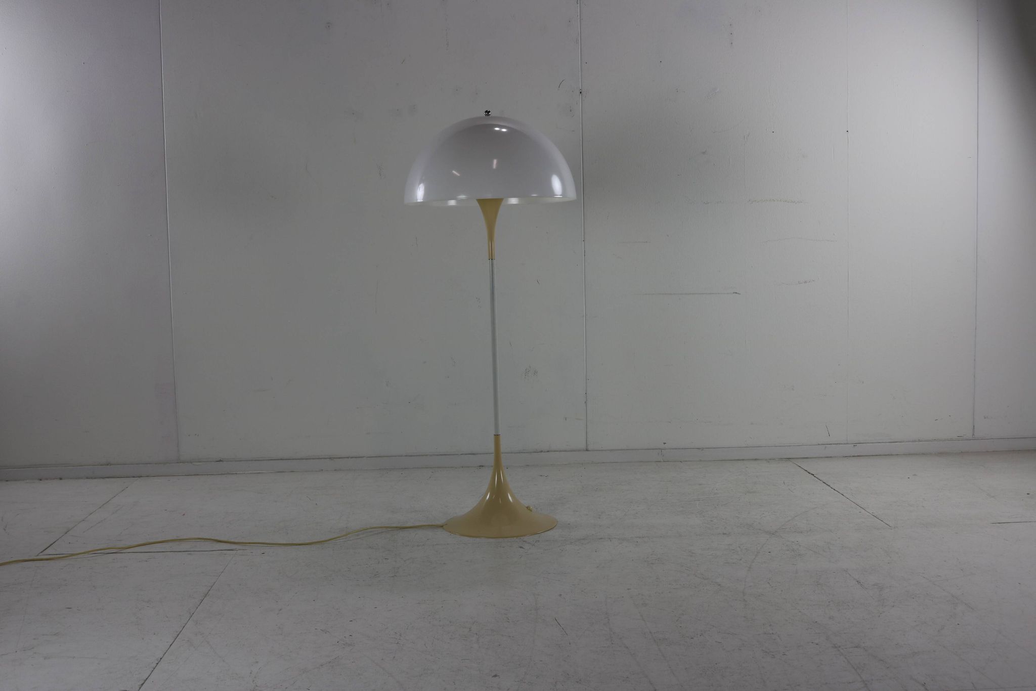 Original seventies Panthella floor lamp by Verner Panton for Louis Poulsen