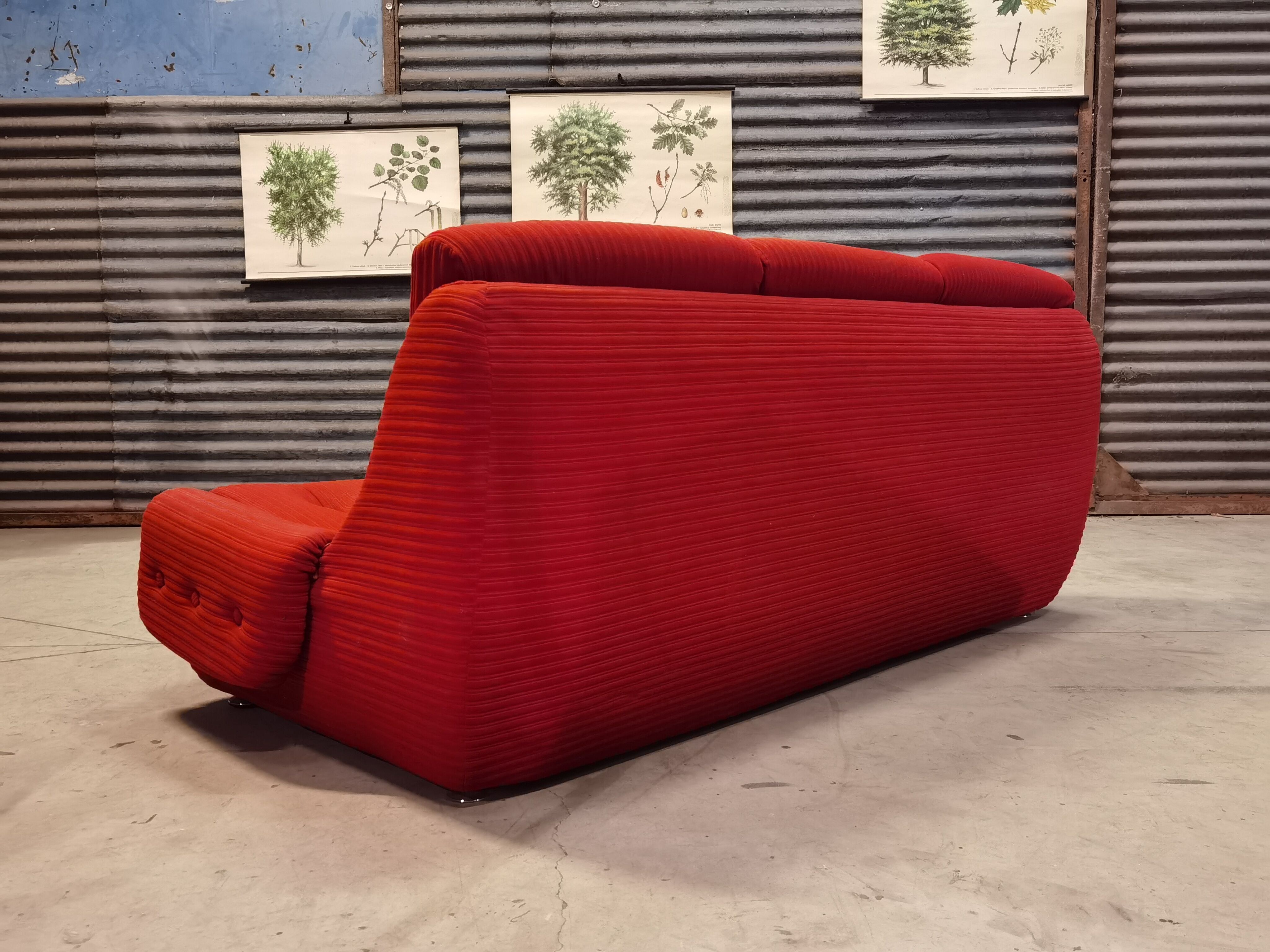 Full space age atlantis lounge