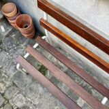 Bench in dark wood and white metal
