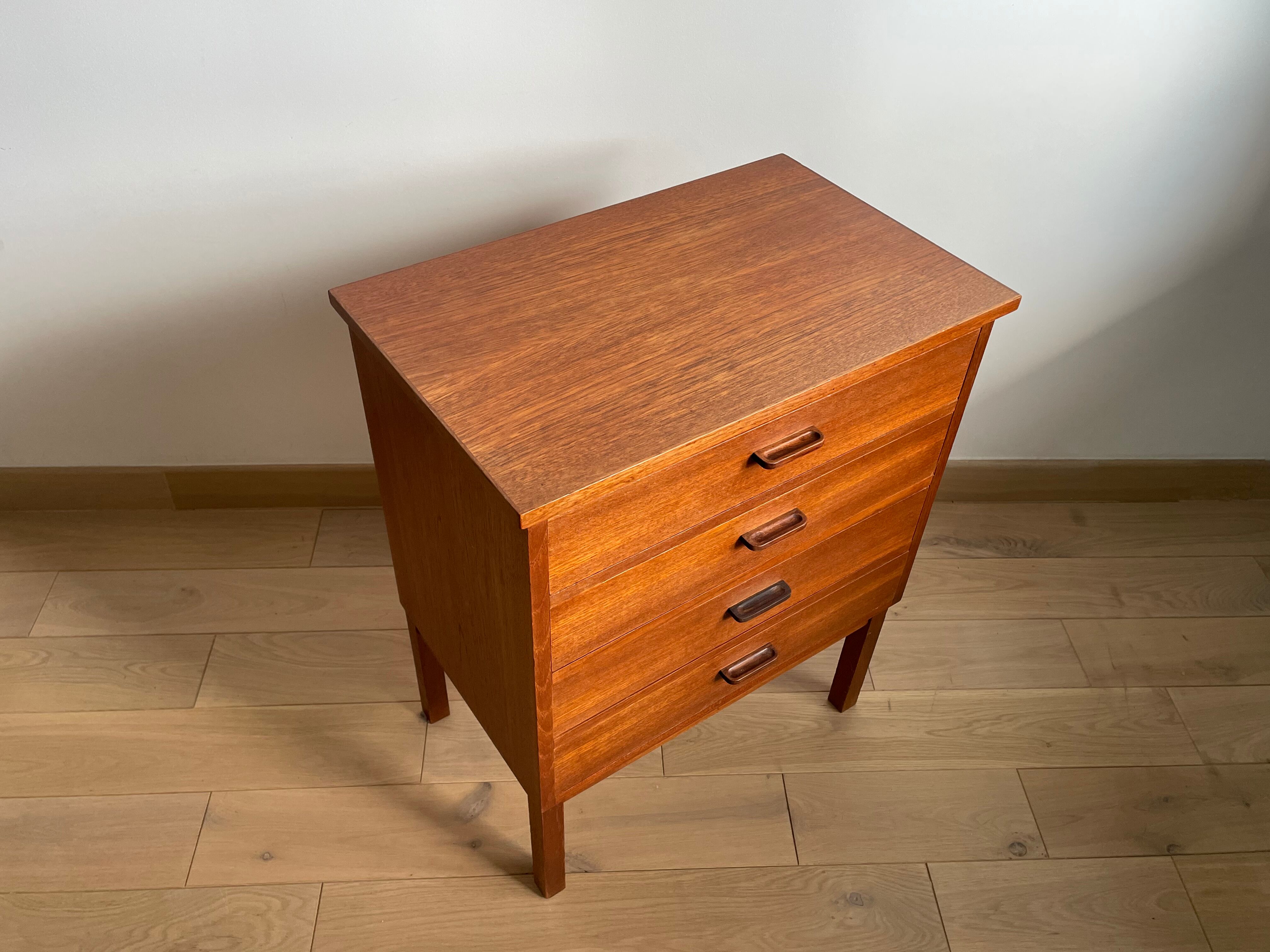 Commode scandinave en teck Soborg Mobler