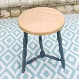 Tripod stool with spacer