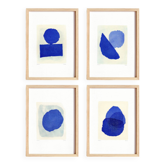 Collection of 4 abstract paintings on paper - klein blue - signed eawy