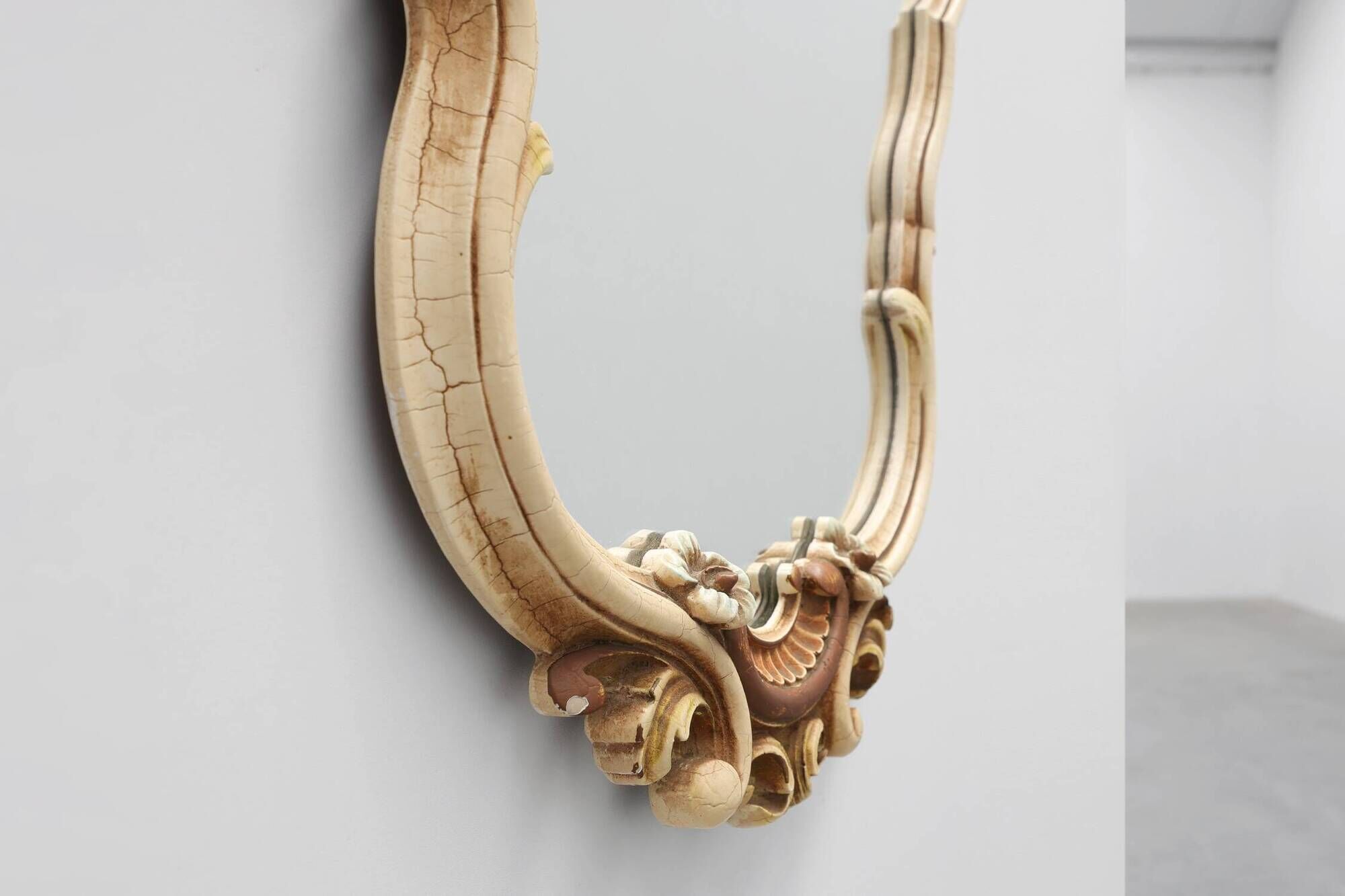 Italian Rococo Style Cream and Gilt Wall Mirror with Shell Crest, 20th Cent
