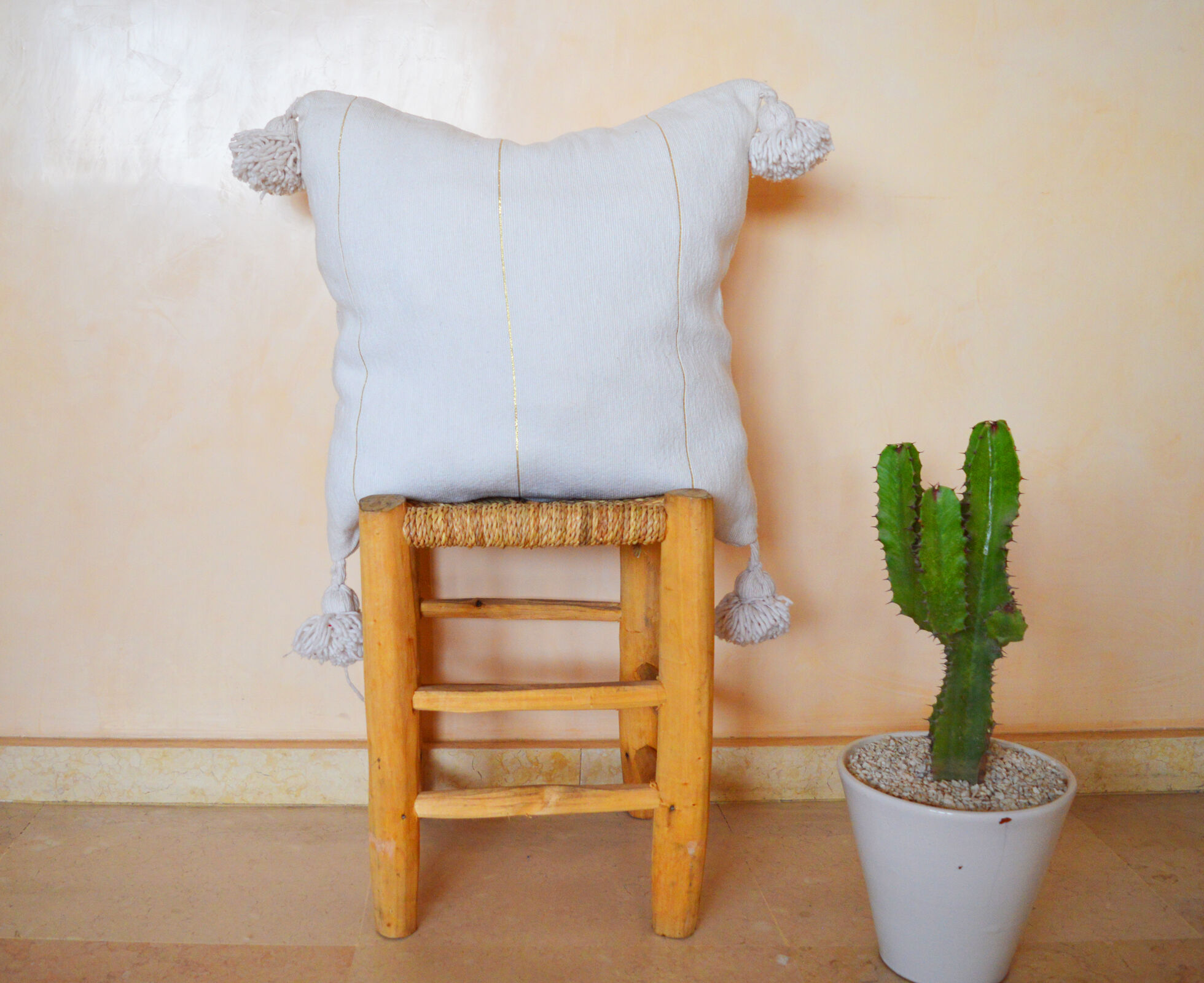 Oreiller pompon marocain blanc 48x48cm