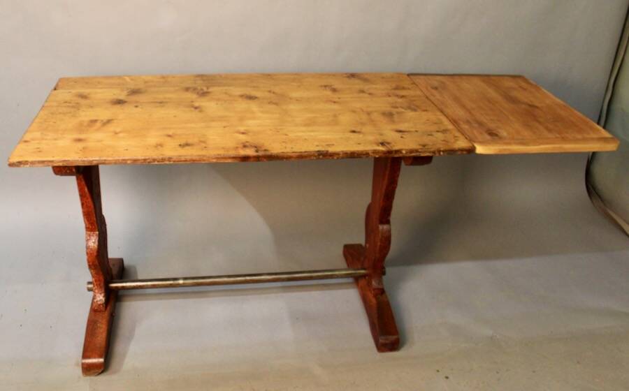 Table de bistrot avec une rallonge amovible