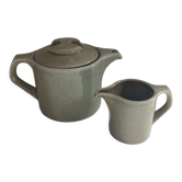 Porcelain teapot & creamer from lot virebent