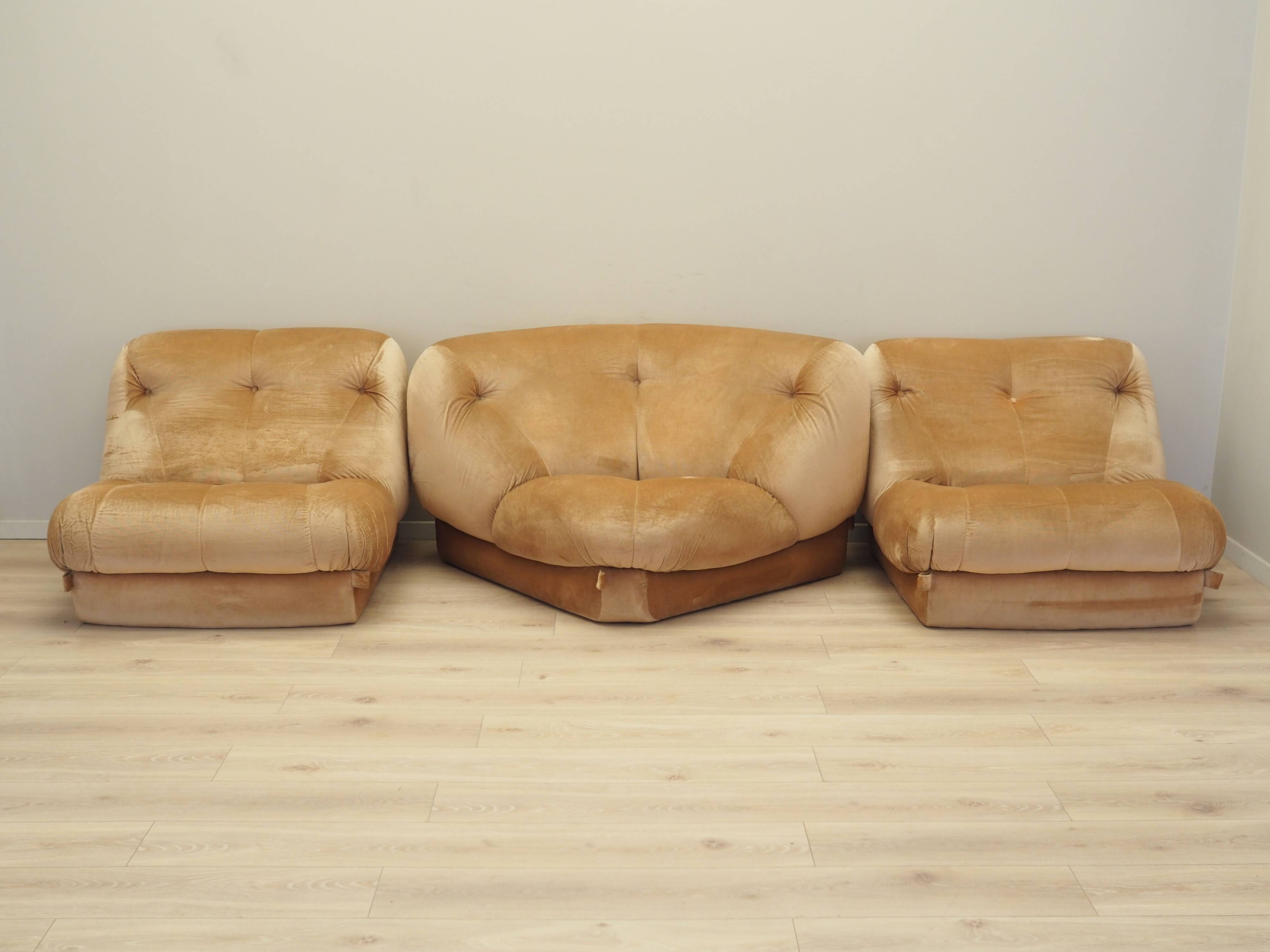 Modular sofa, Italian design, 1970s, designer: Rino Maturi, manufacturer: M