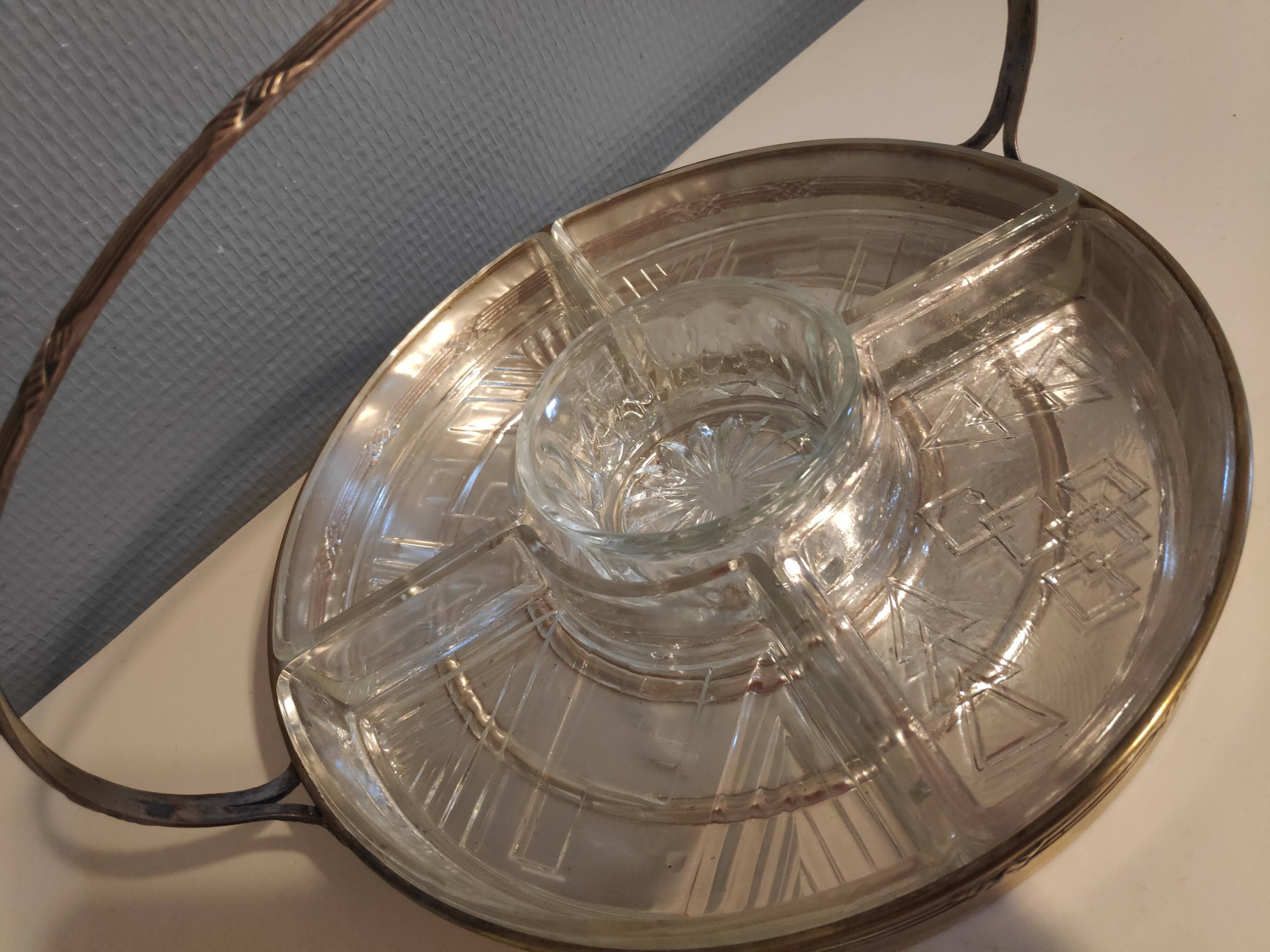 Silver metal servant with 5 carved glass raviers