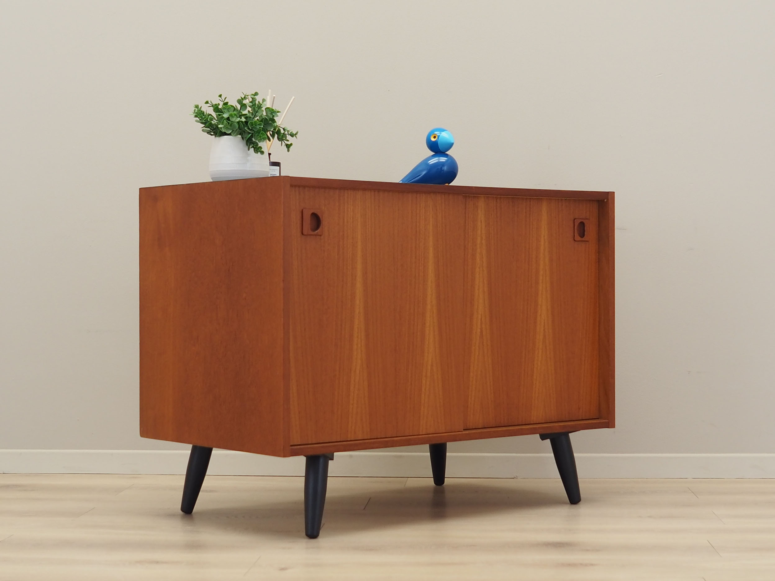 Buffet en teck, design danois, années 1970, production Danemark