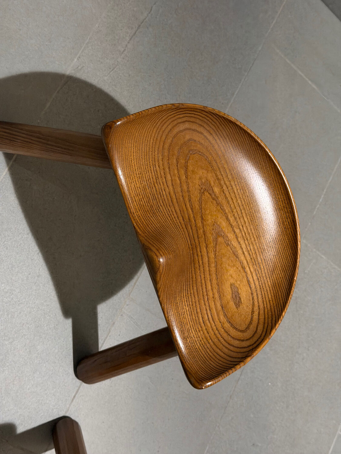 Tabourets tripodes Loul Selounet 1950