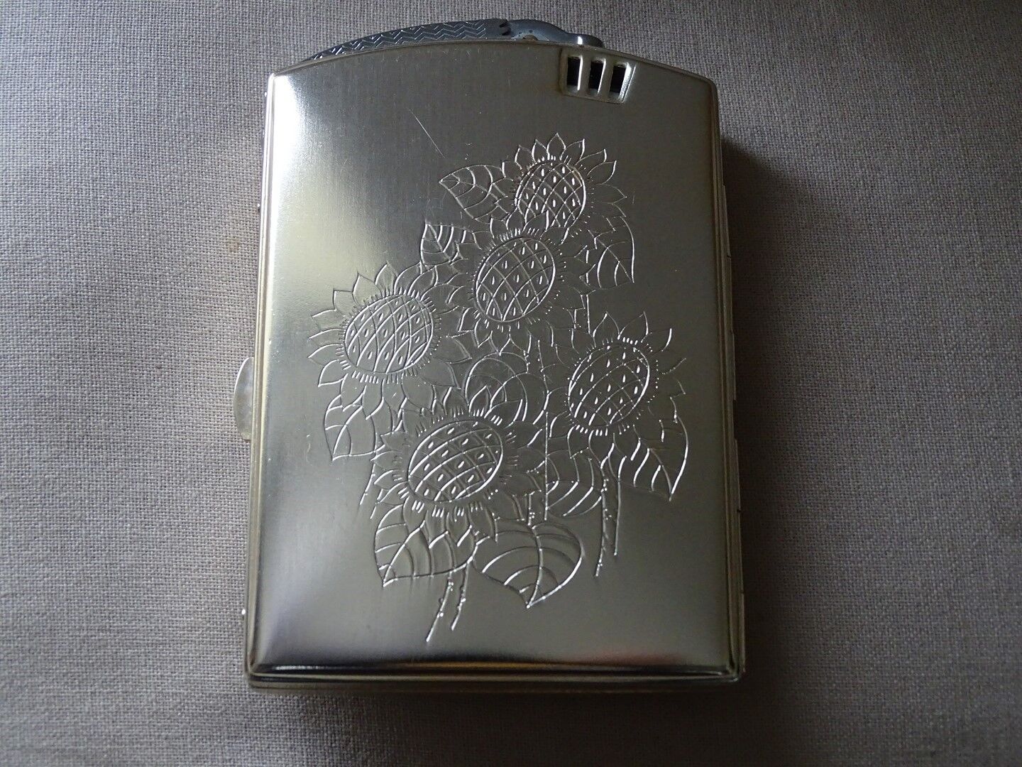 Cigarette case with lighter "sunflower"