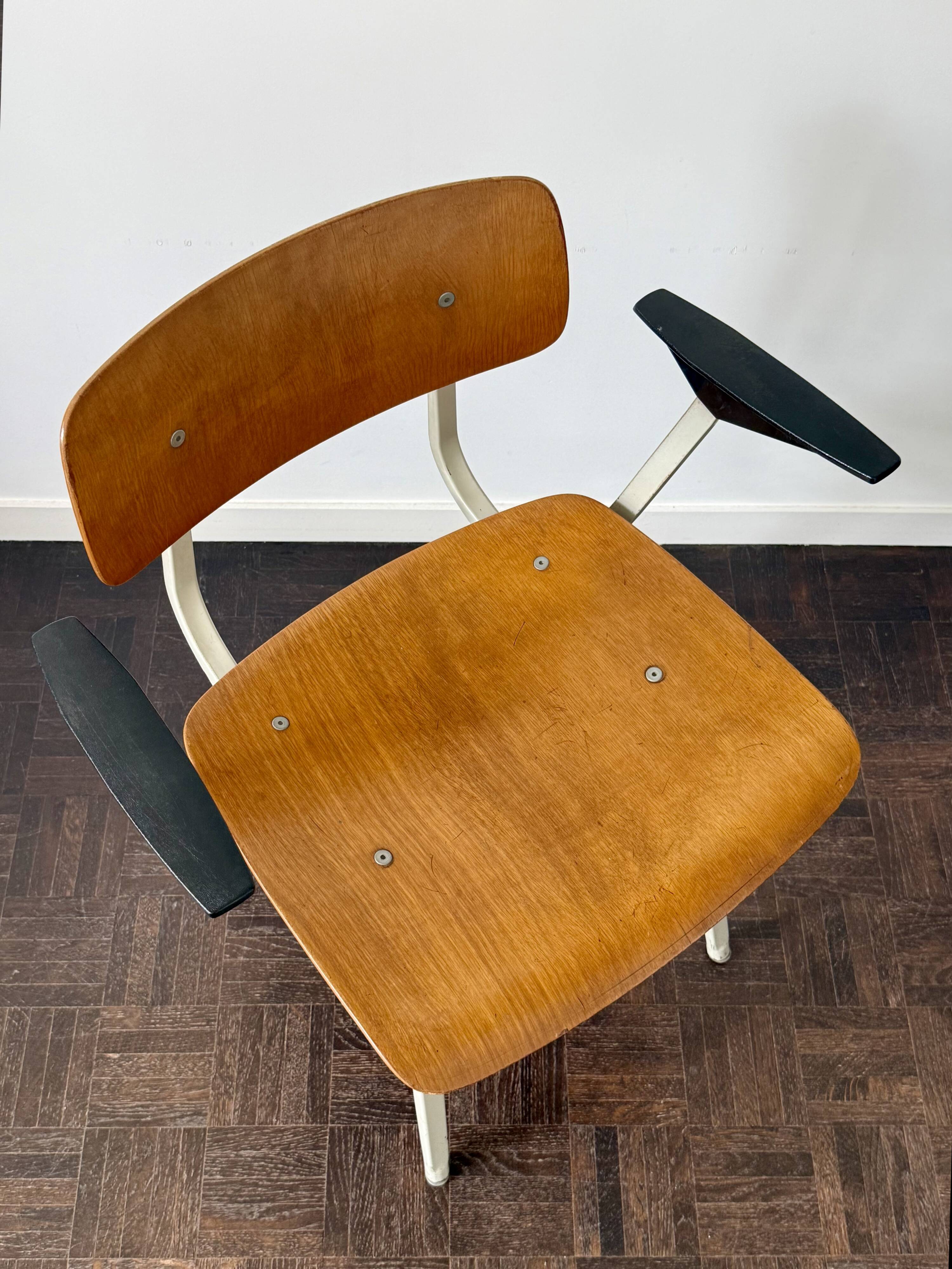 Vintage chair design Friso Kramer model Revolt with armrests