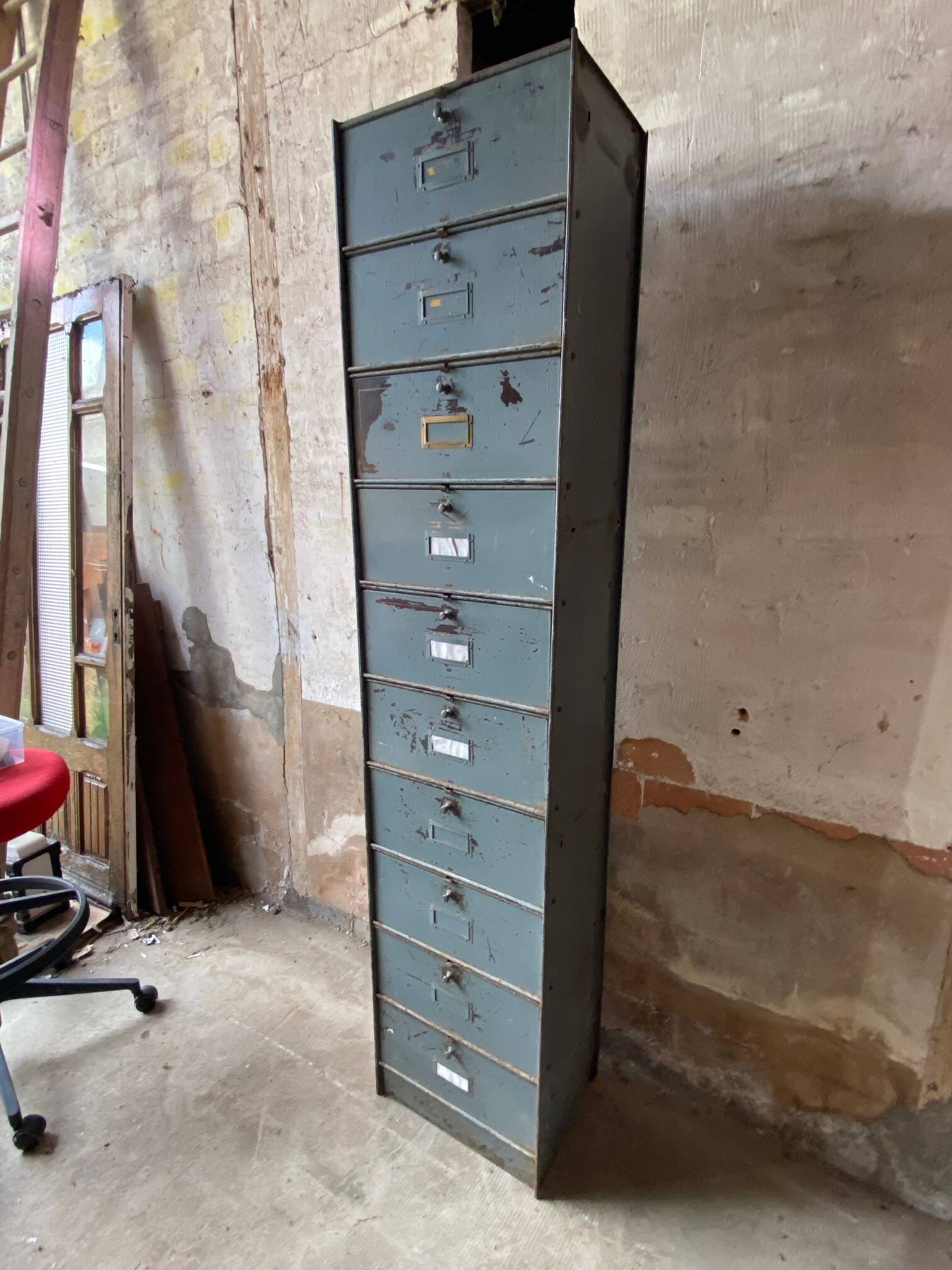 Cabinet with 10 valves roneo industrial metal 1950 n2