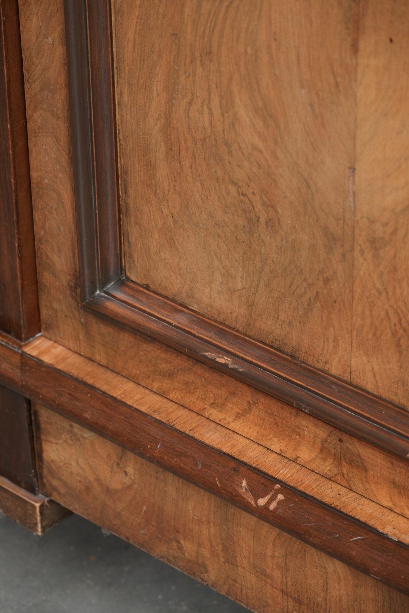 Antique English buffet/bookcase from the 19th century with original glass