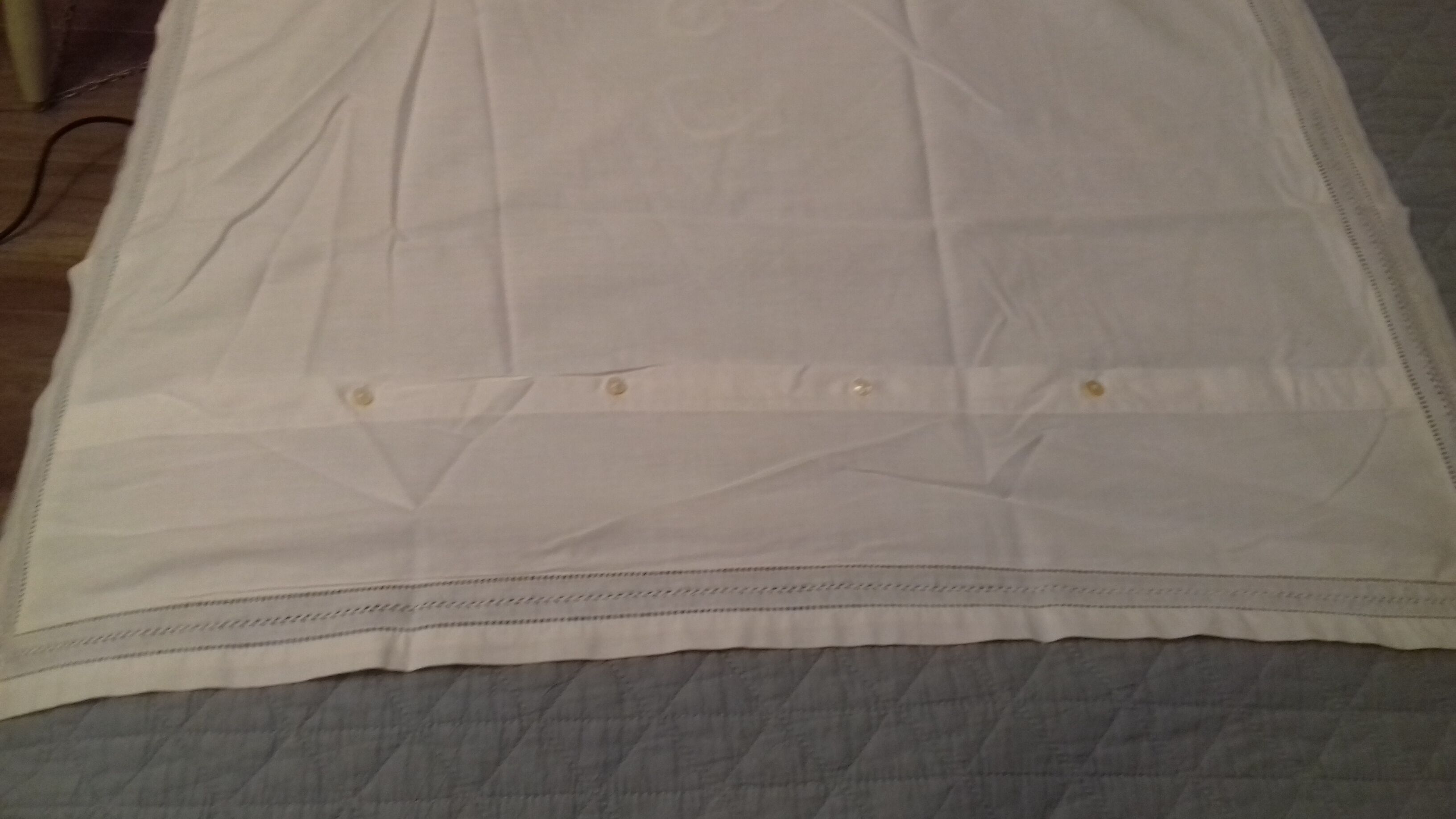 2 pretty linen or fine cotton, monogram C F.open edges
