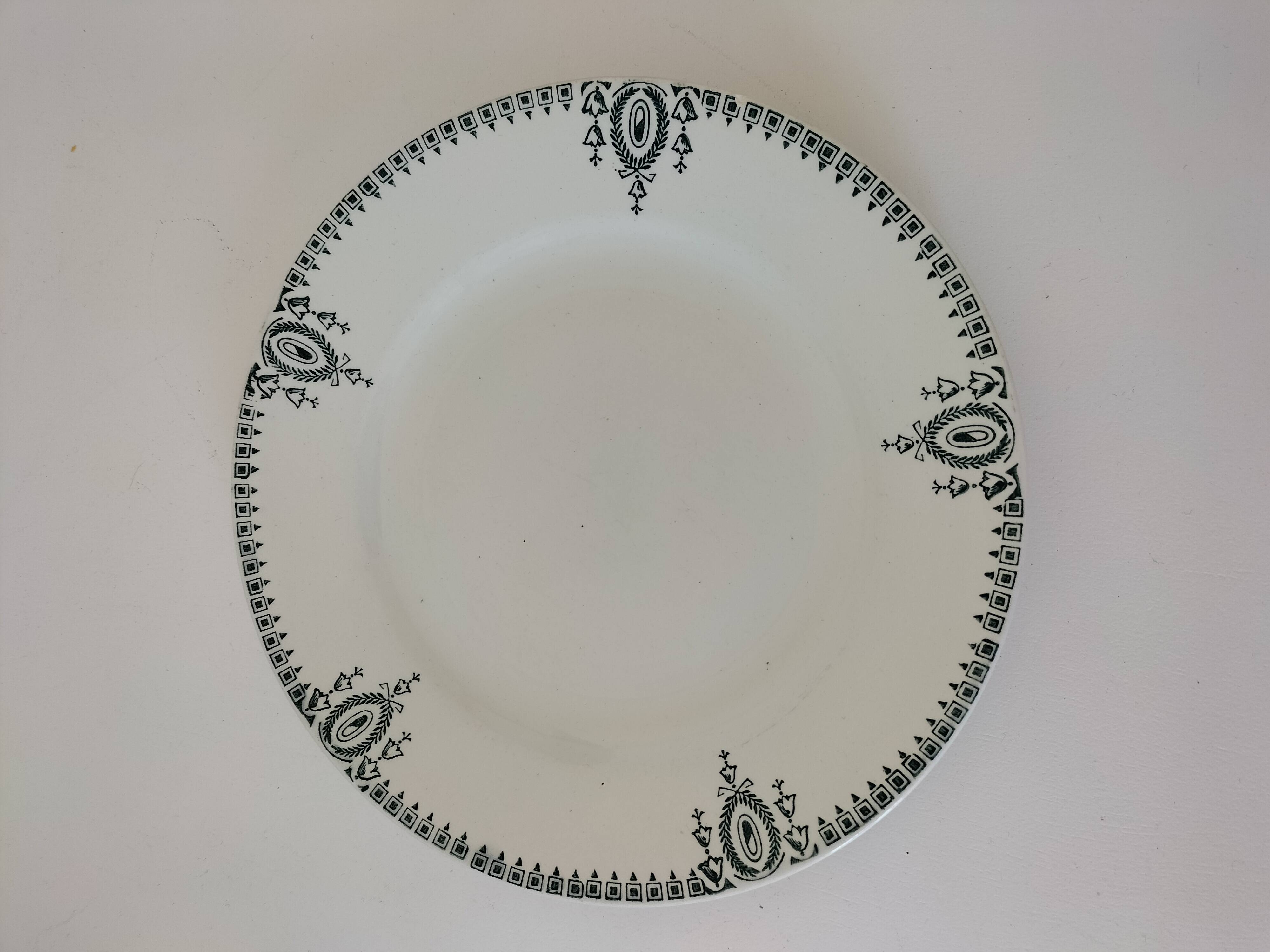 Saint Amand vintage plate