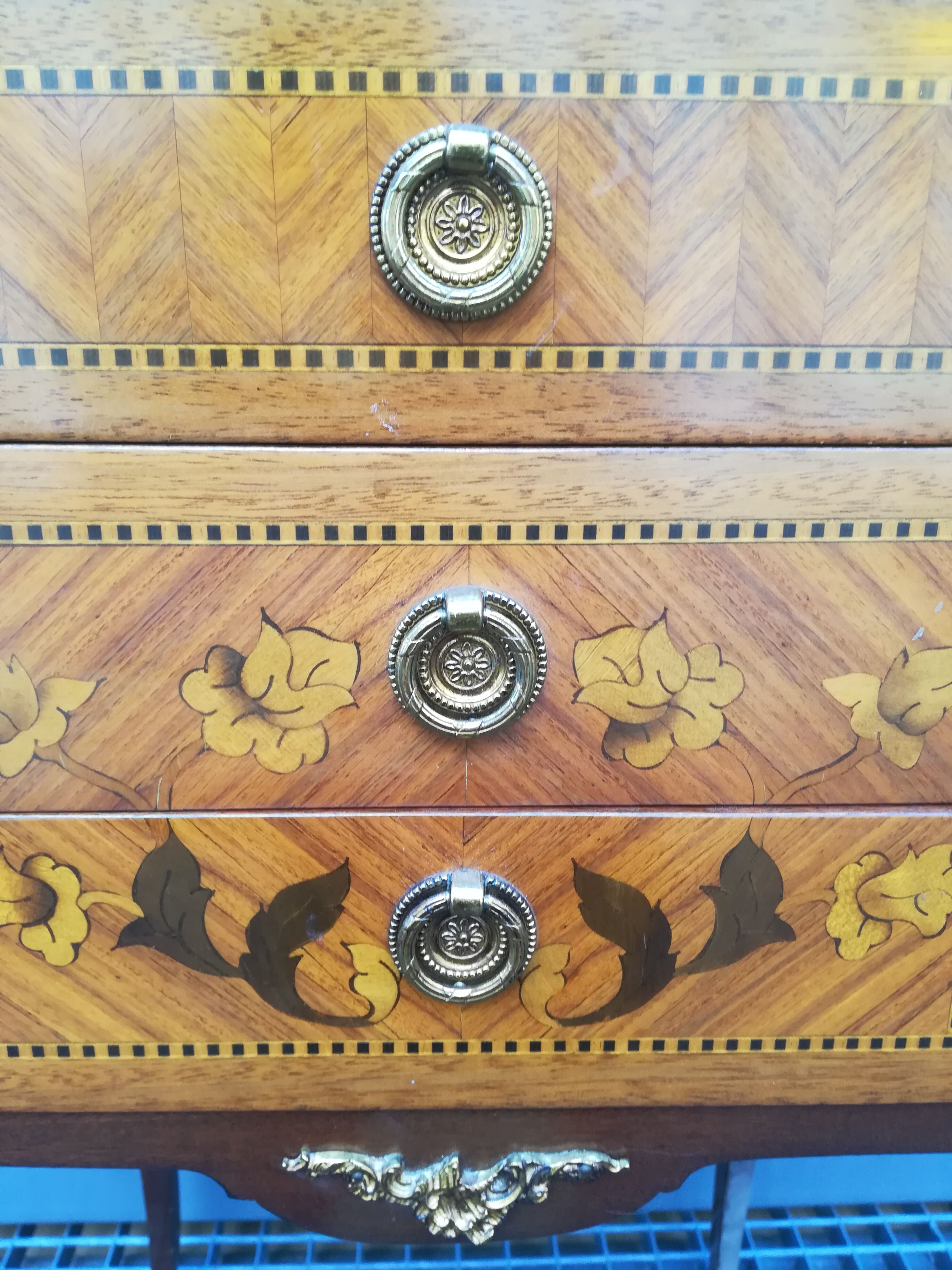Table in marquetry