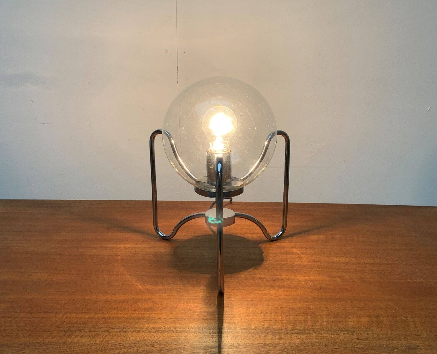 Mid-century space age tripod globe table lamp, 1960s