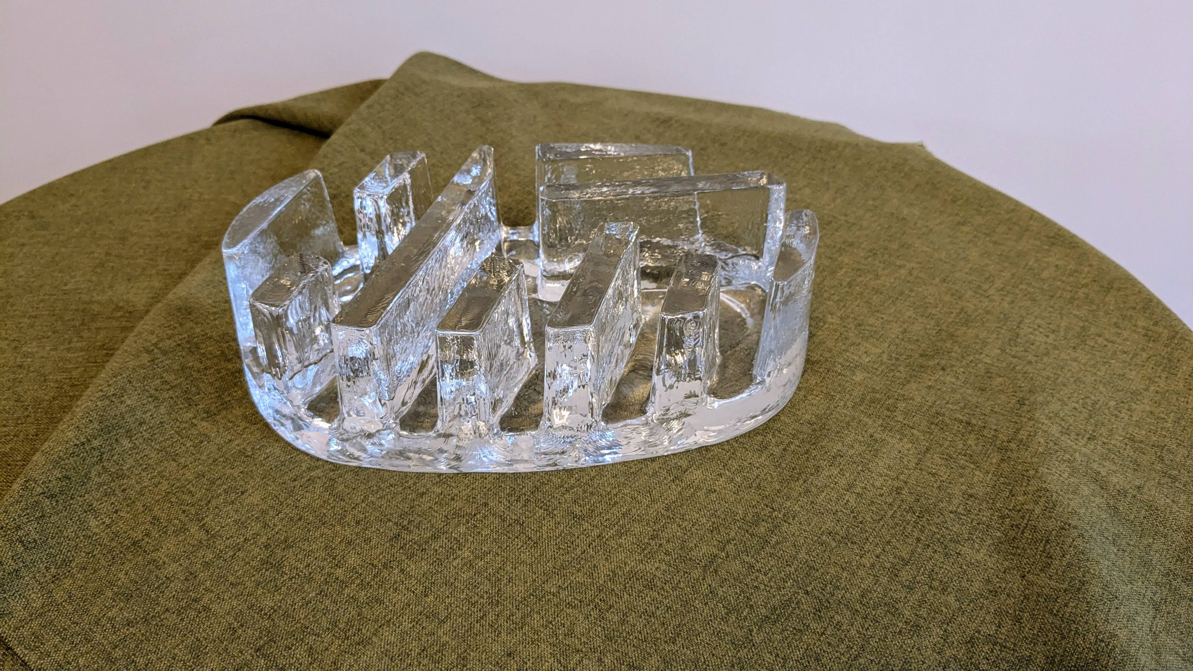 Bougeoir en verre taillé brutaliste