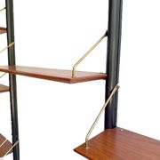 Un ensemble mural vintage de 5 pièces avec bureau par Louis van Teeffelen.