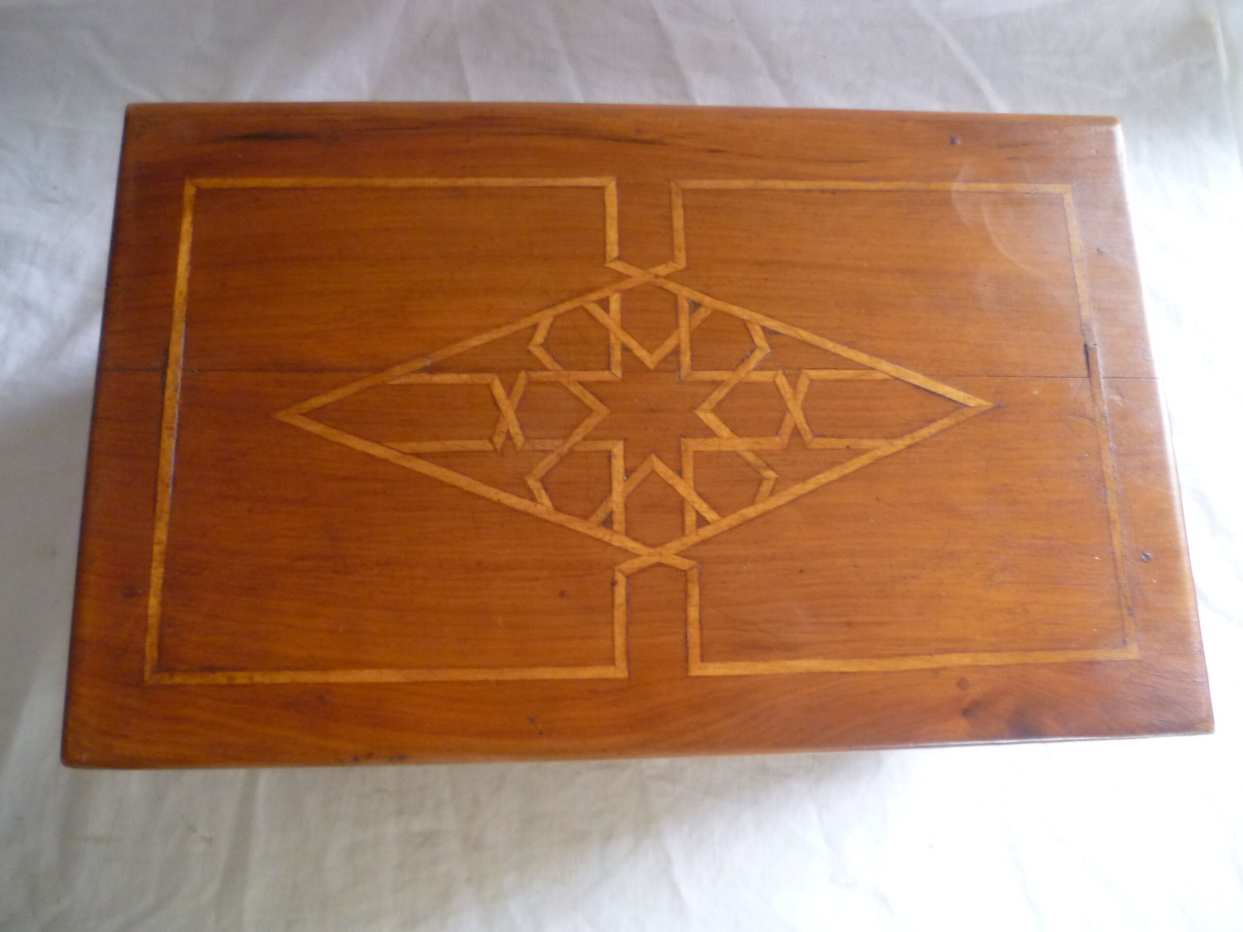 Box box a secrets in wood & marquetry Charles X, XlXème