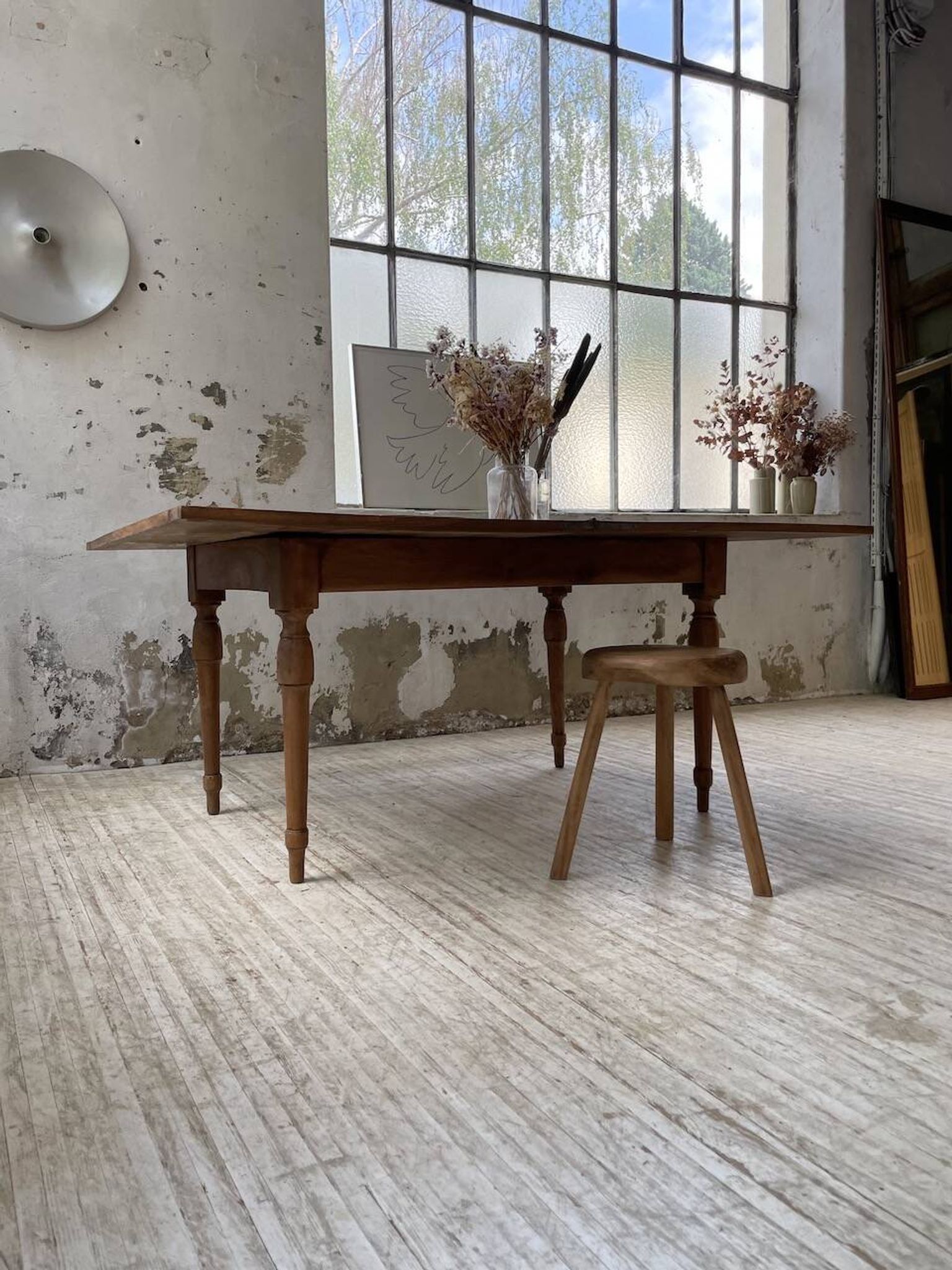 Table de ferme noyer plateau pivotable à allonges