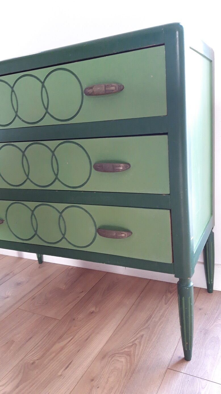 Art deco chest of drawers