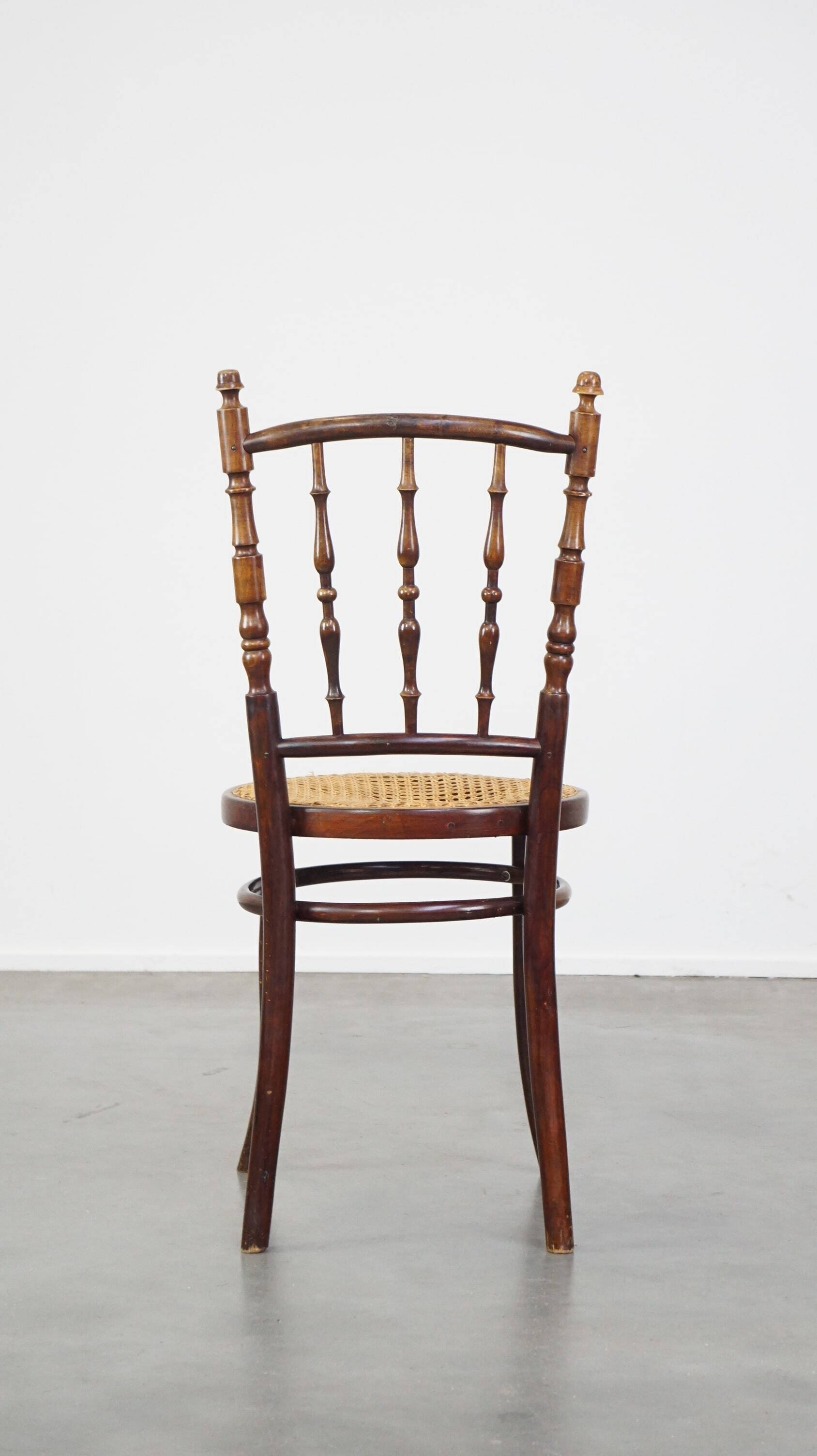 Charming, very elegant vintage Thonet design dining room/bistro chair