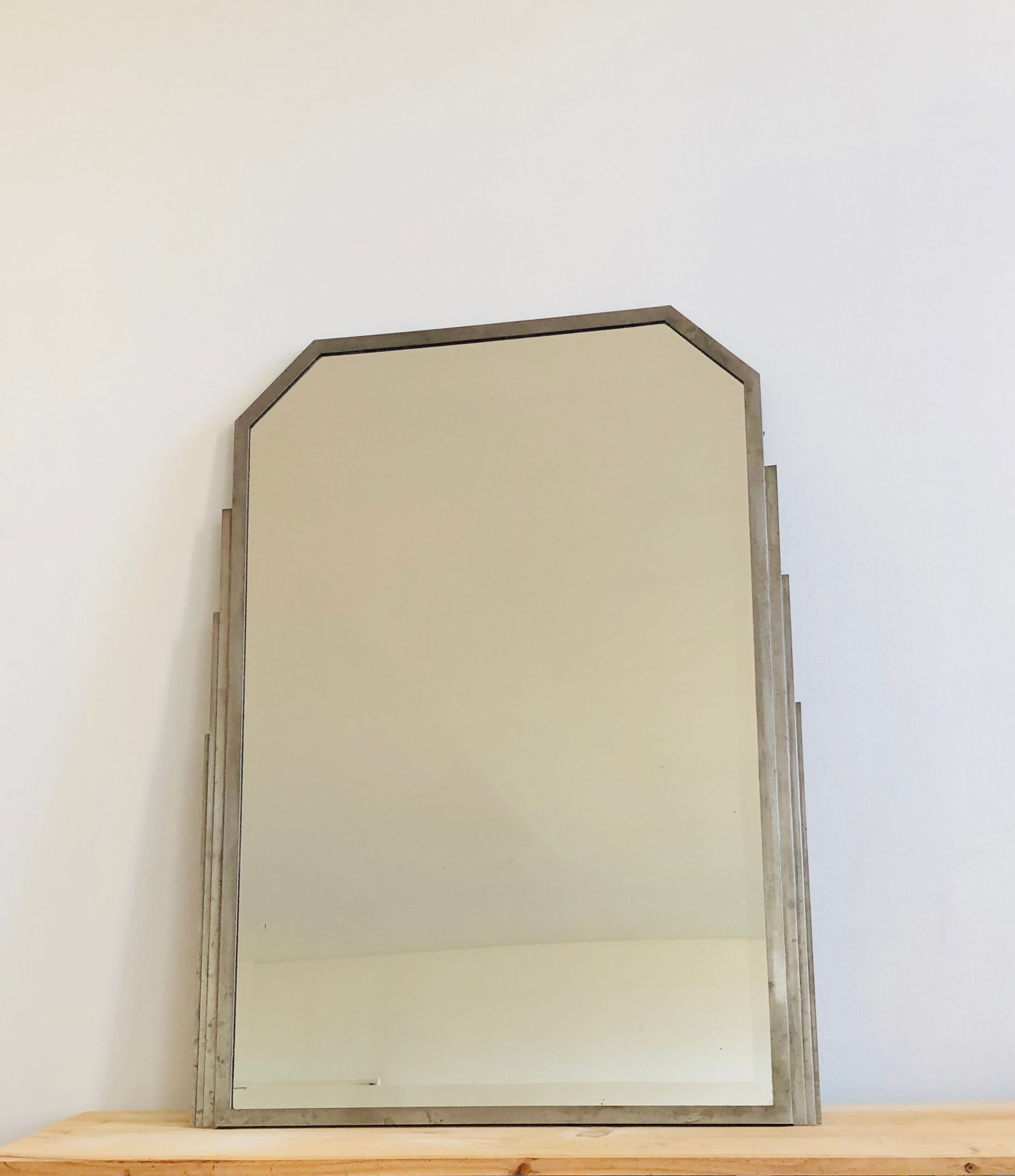 Miroir biseauté art déco métal  101 X l75 cm