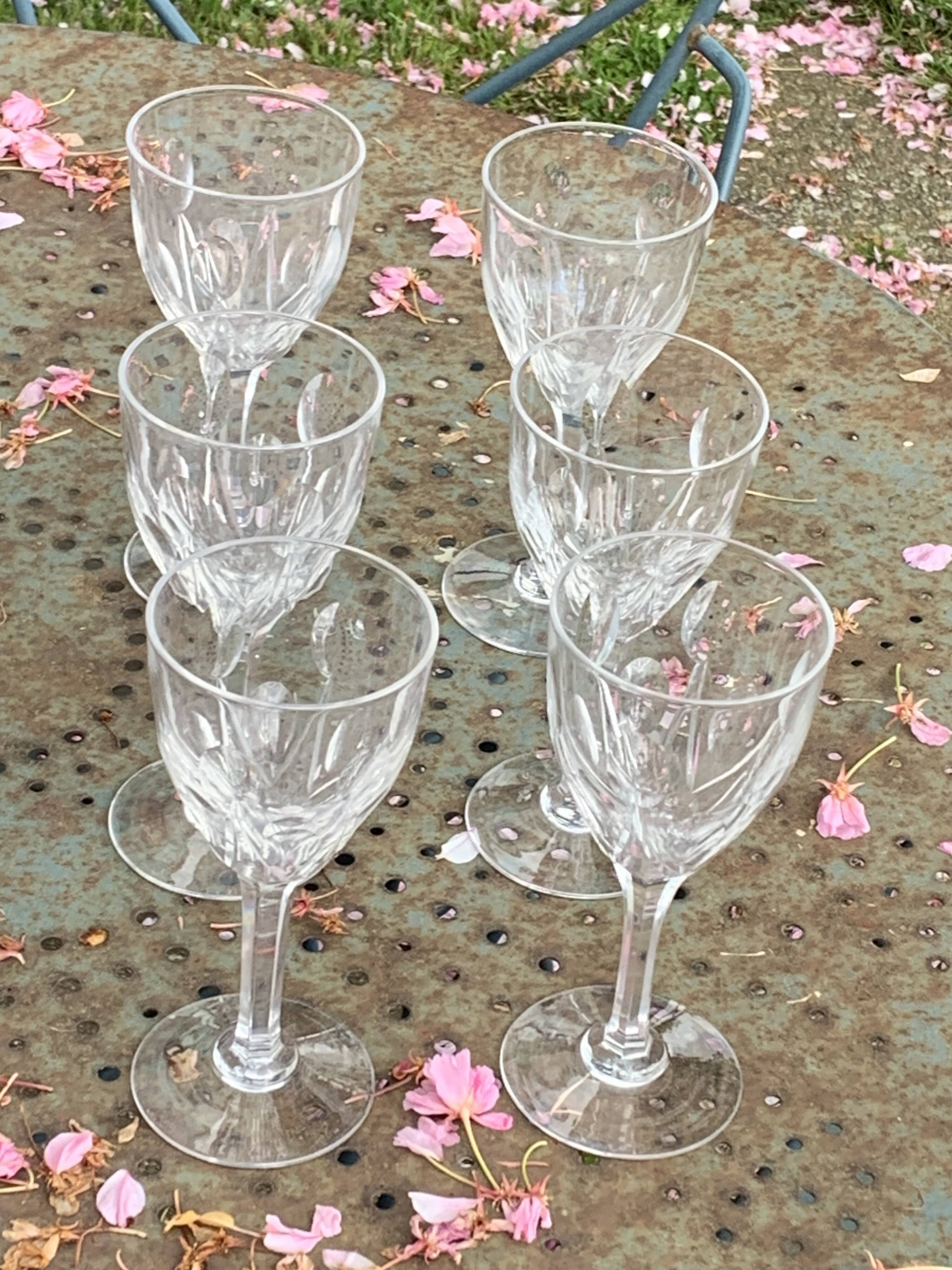 6 large old-cut crystal wine glasses, magnificent patterns