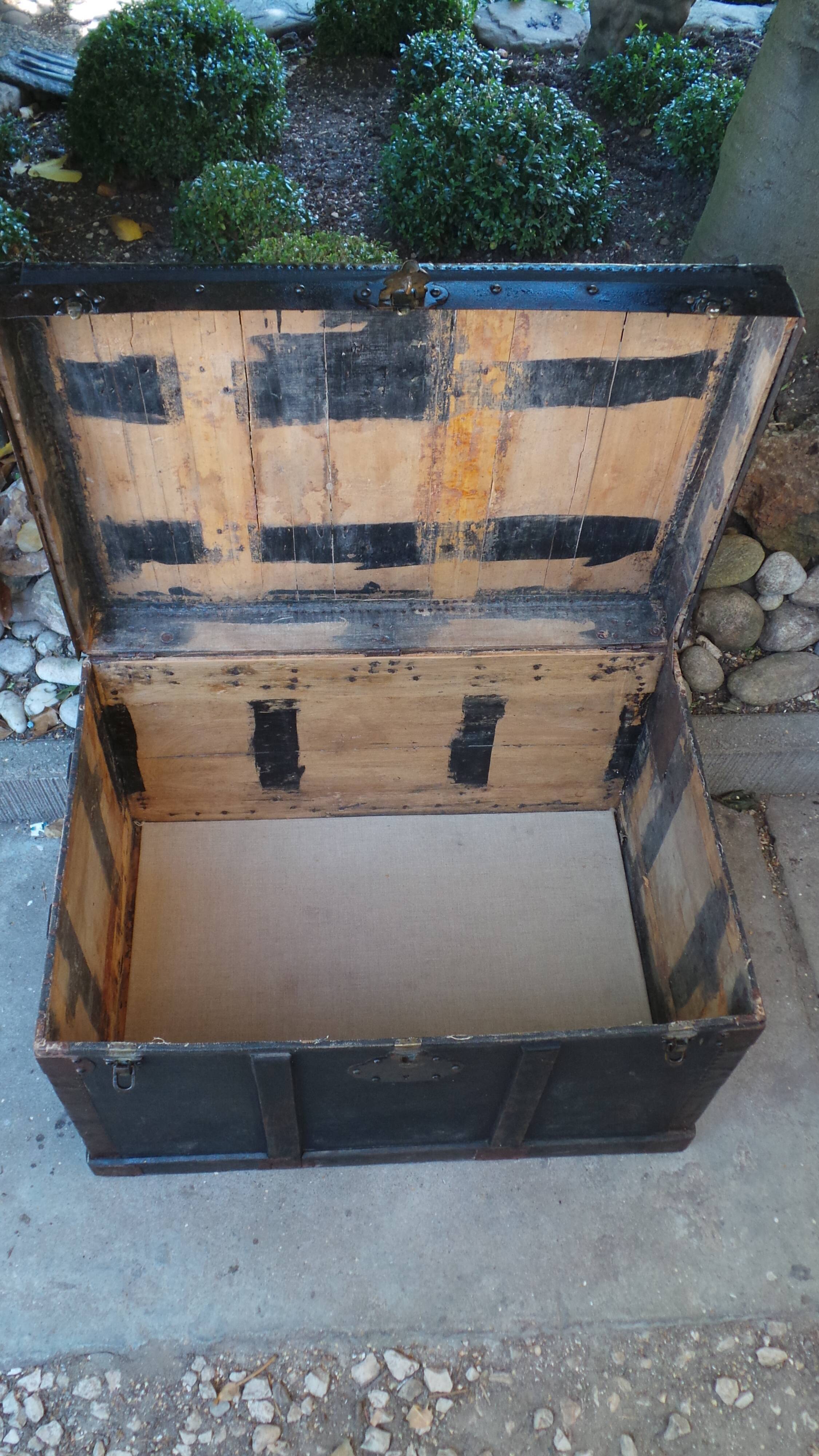 Safe travel vintage trunk