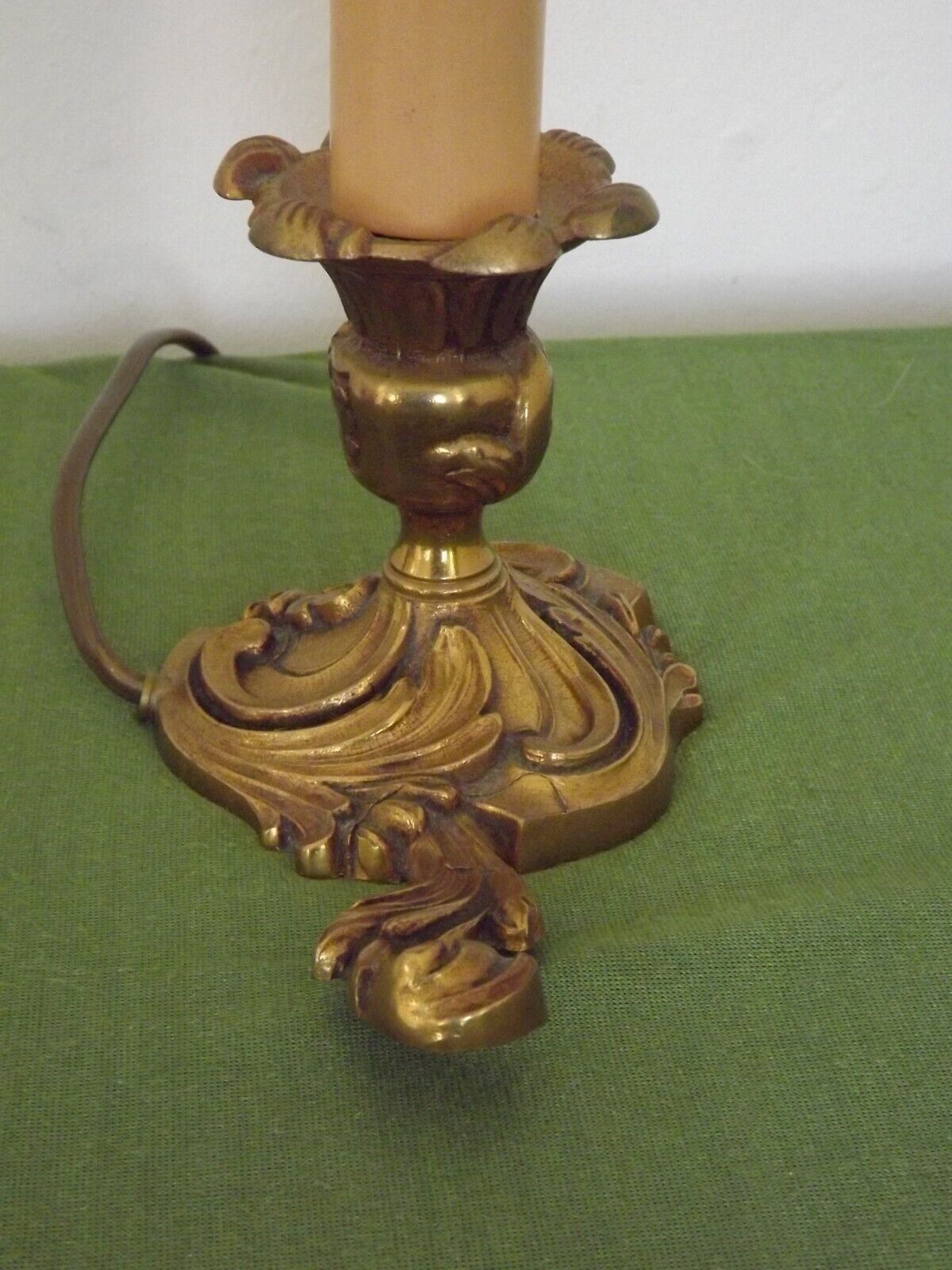 Delightful Vintage French Brass Wee Willie Winkie Table Lamp With Handle 3920