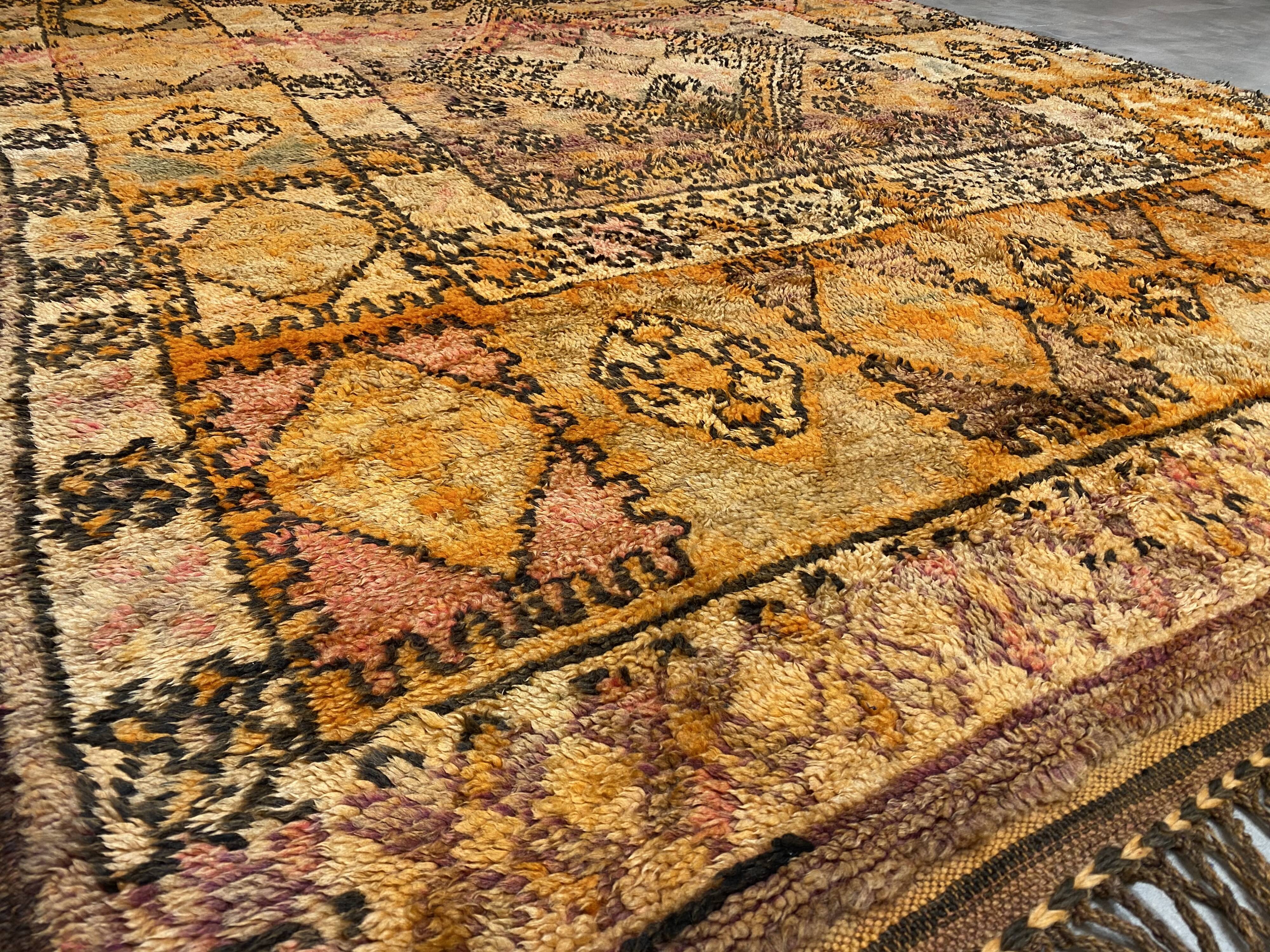 Ancient berbere carpet 200x300cm