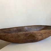 Coupe centre de table XxXL en bois de noyer creusé 1960 monoxyle