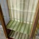 Vitrine en acajou, style Louis XVI – Début XXe