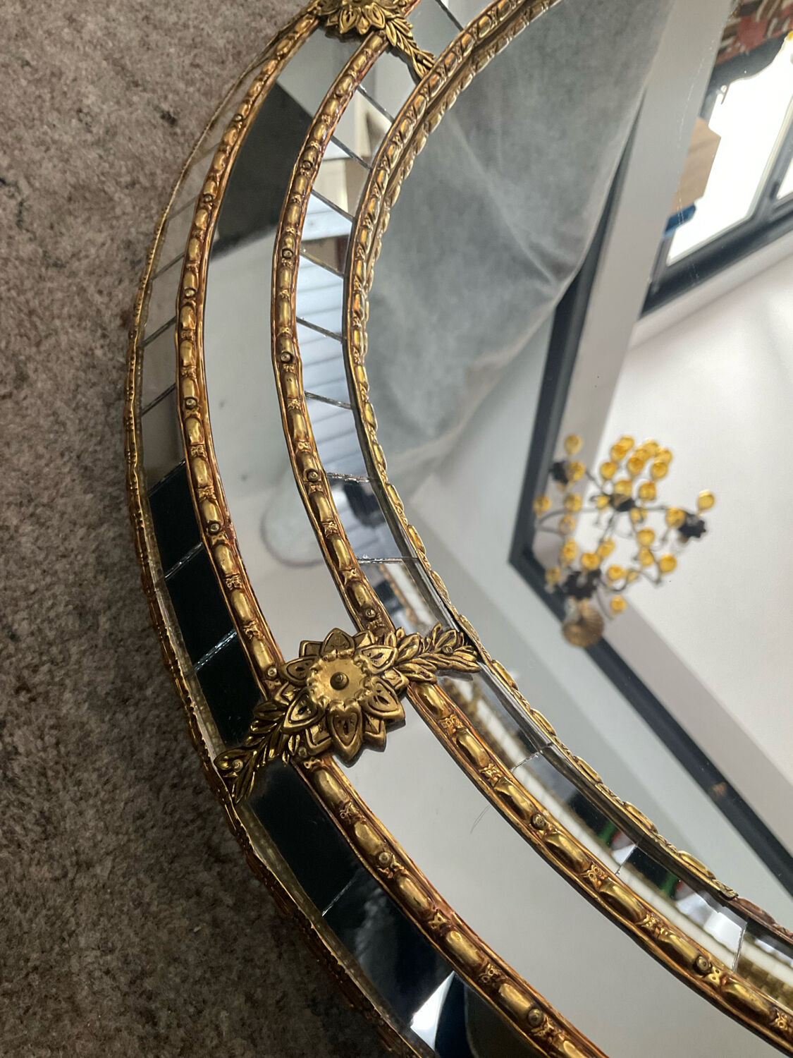 Vintage mirror in solid wood with brass and parcloses.