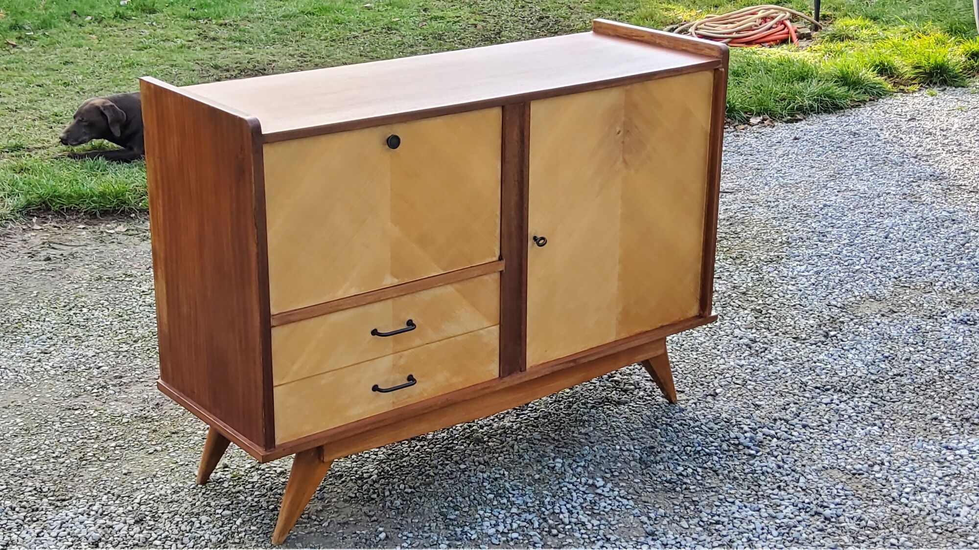 Enfilade of the 50s in oak and mahogany feet compass