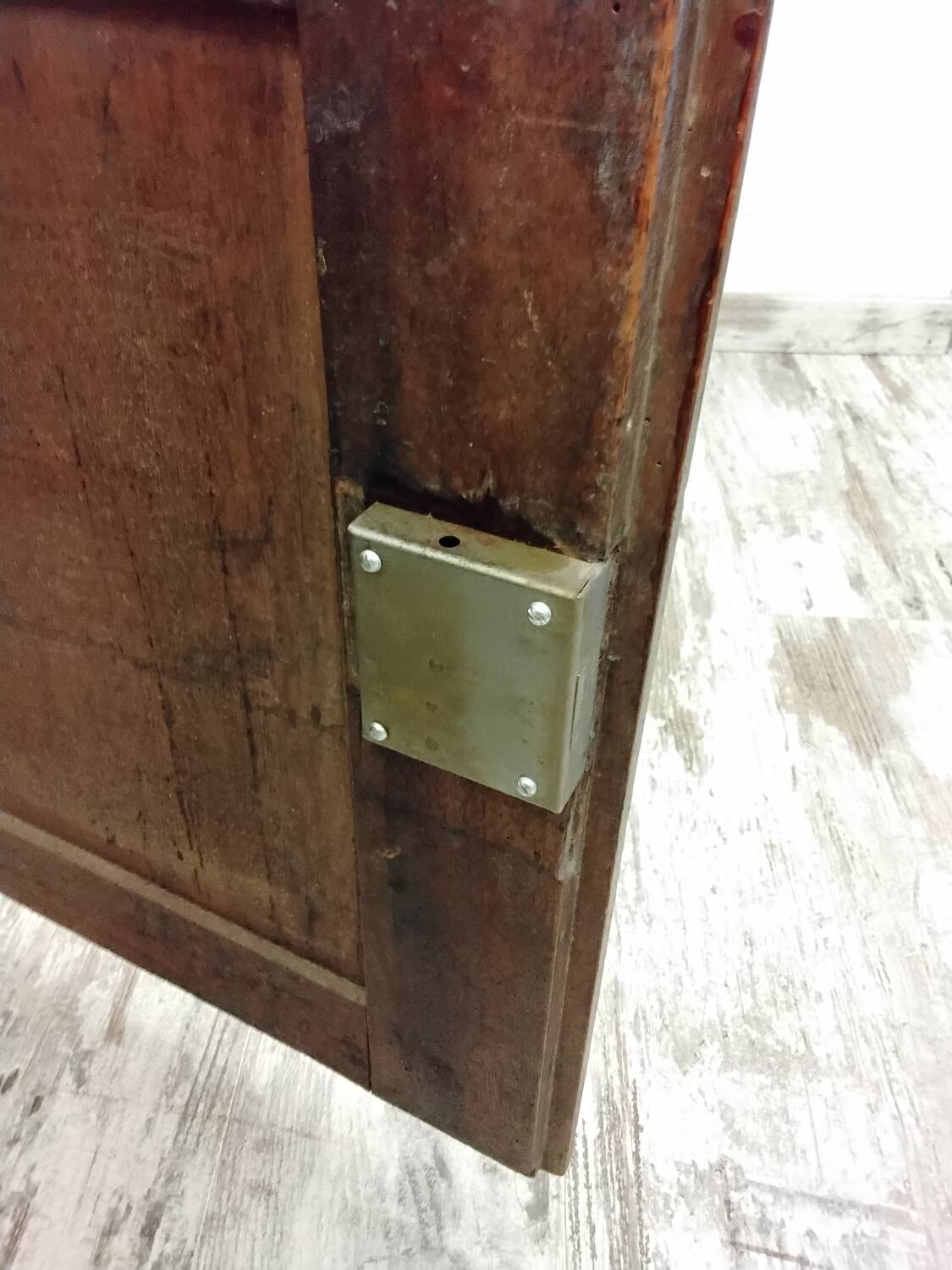 Meuble de métier,  ancien comptoir de mercerie