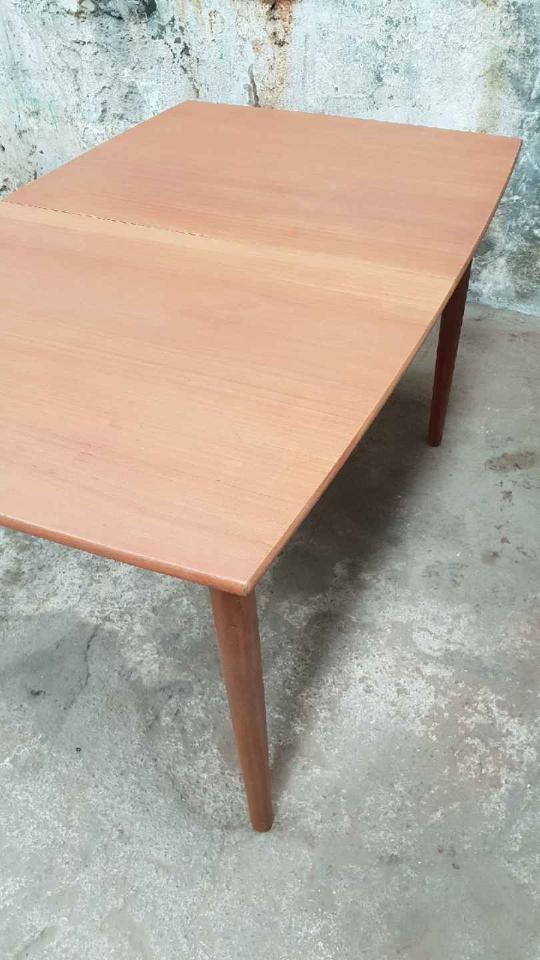 Scandinavian table extansible