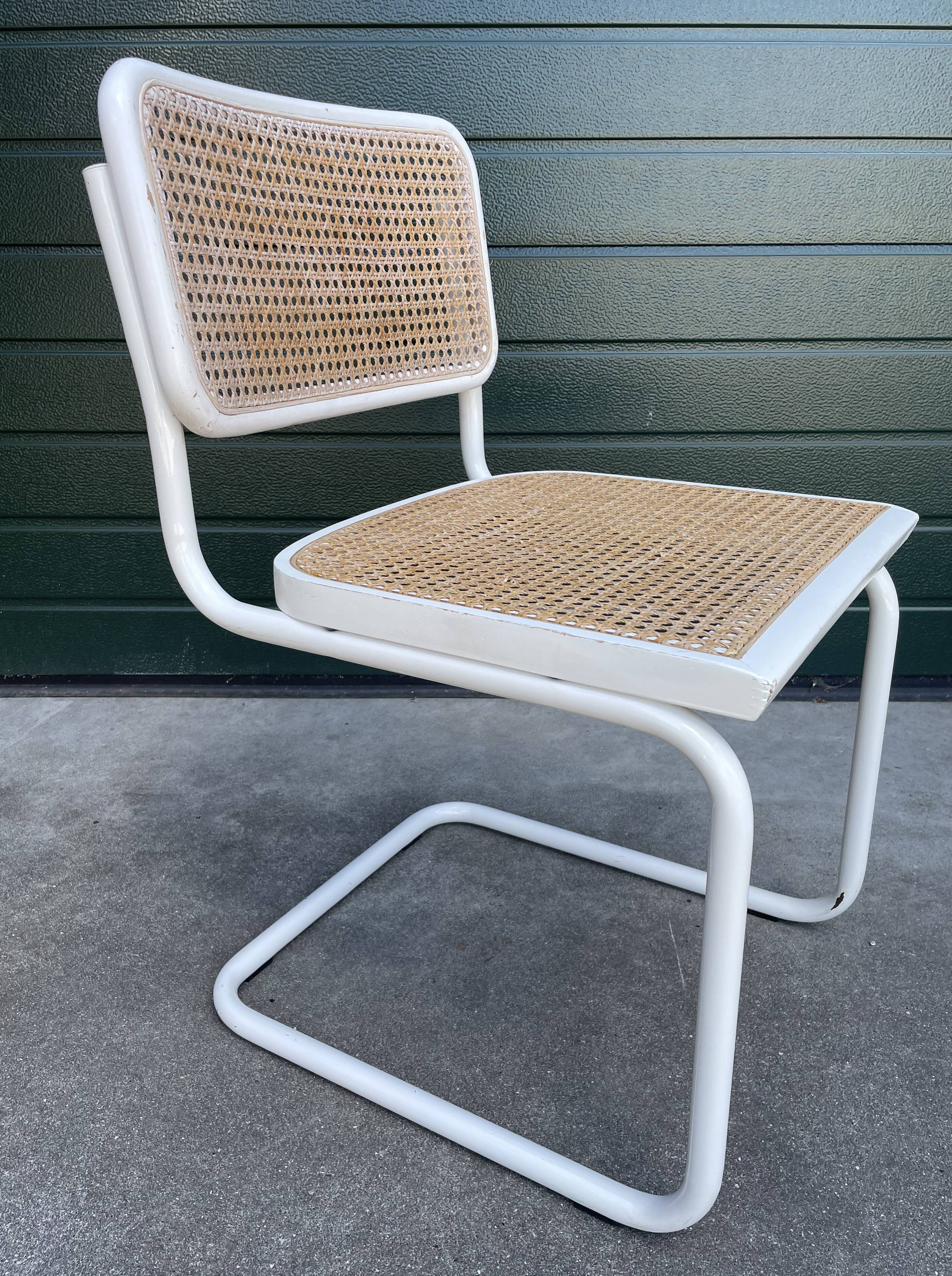 Set of 4 Cesca b32 model chairs in white by Marcel Breuer