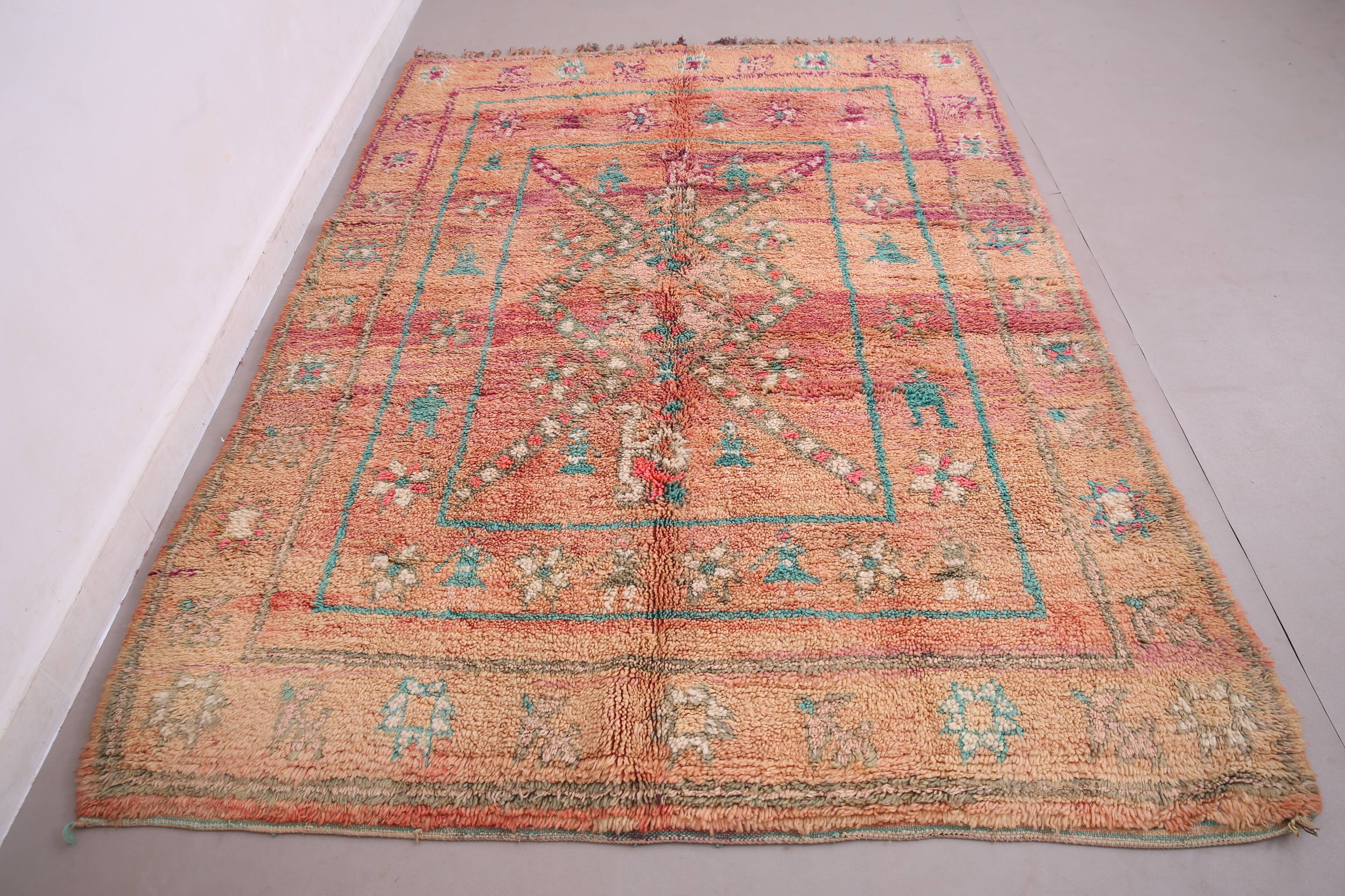 Peach Vintage Moroccan Rug 180 x 253 cm - Handmade Berber Wool Rug - Boho