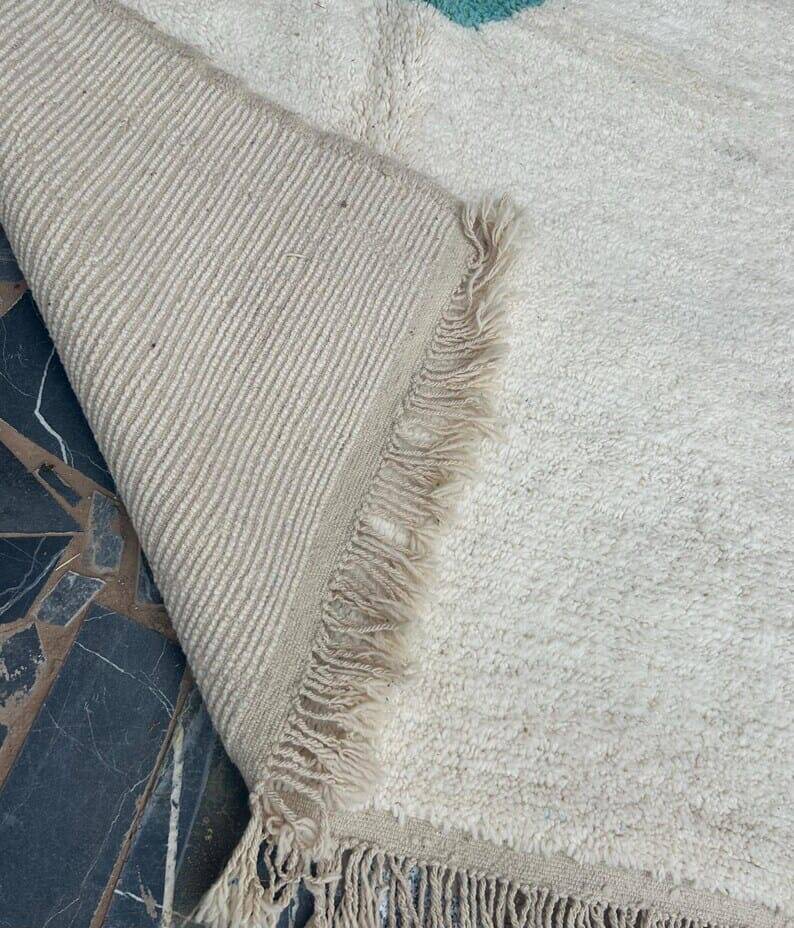 Handmade natural wool rug, size 150 x 250 cm