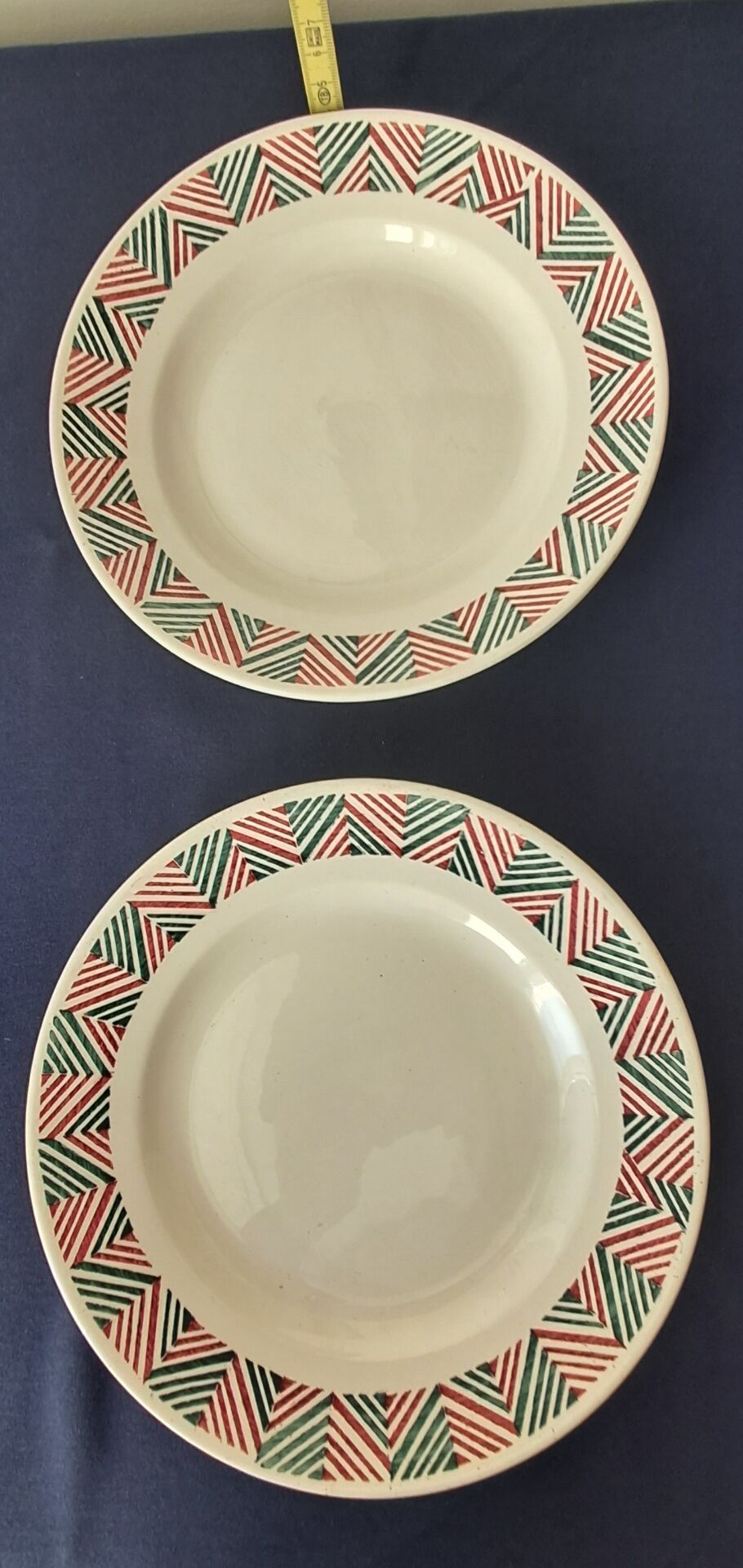 2 cake stands. Adèle model from Digoin Sarreguemines. Year.
