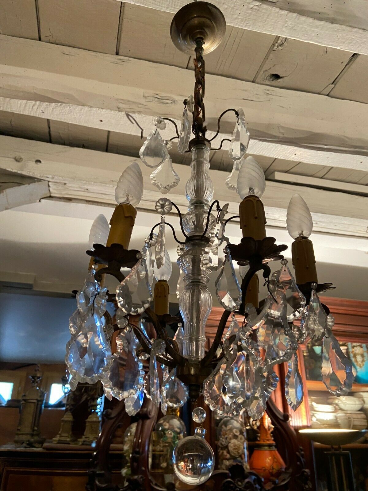 6-light chandelier with crystal pendants on bronze frame, Louis XV style