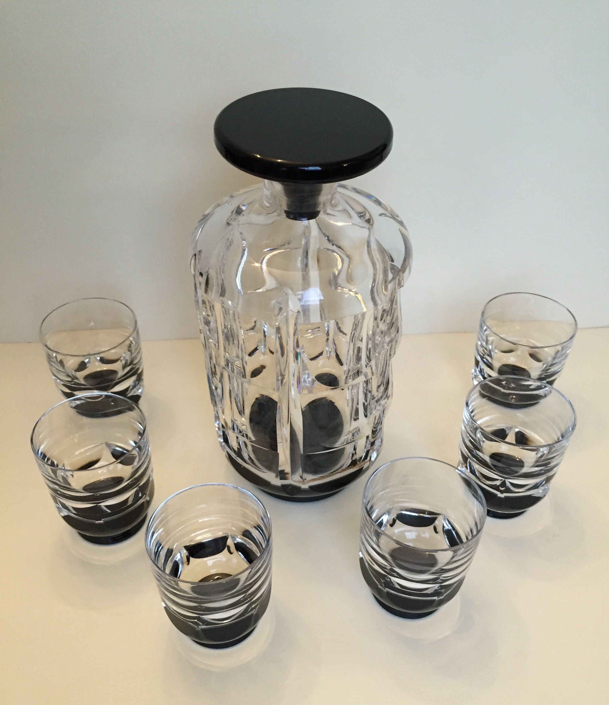 Swedish crystal alcohol service