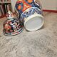 Pot with lid in Imari-style porcelain from Japan.