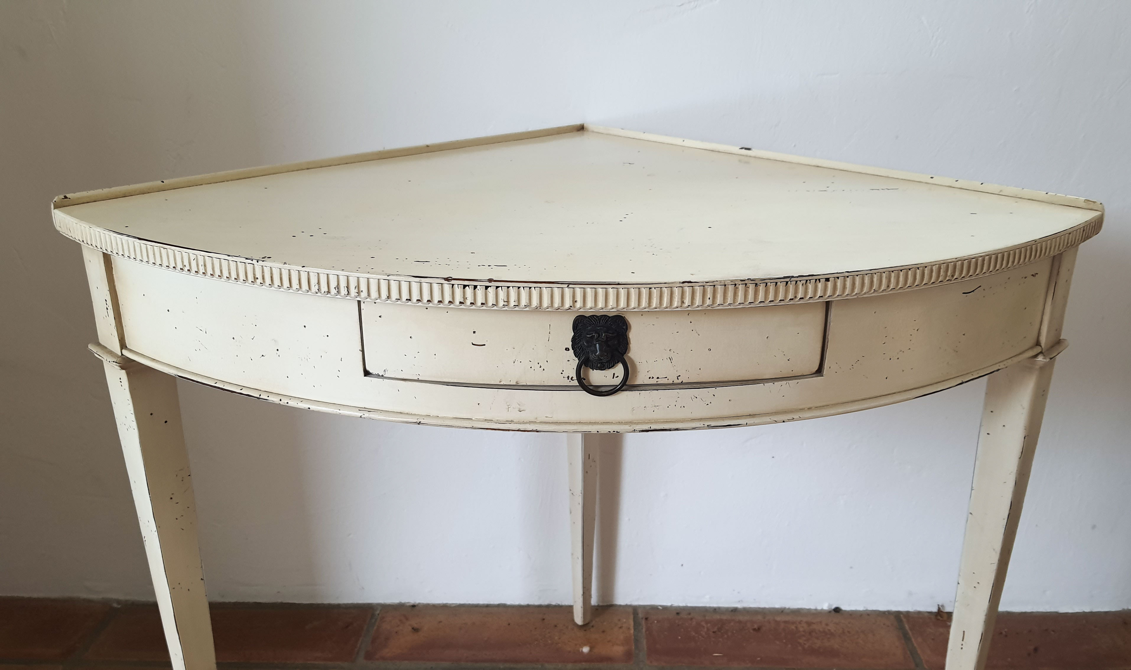 Corner table notch Louis XV De Tonges