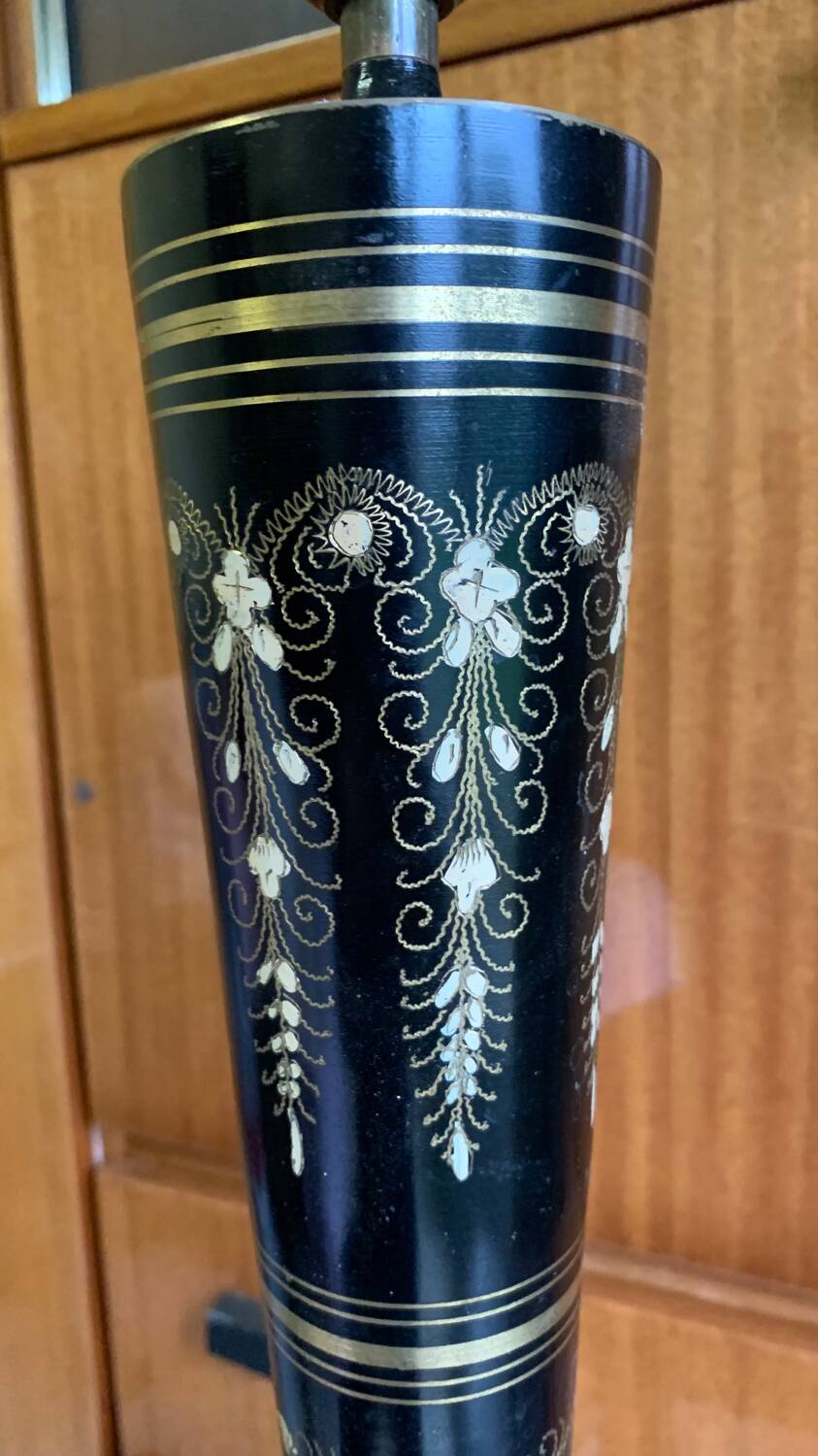 Lamp base